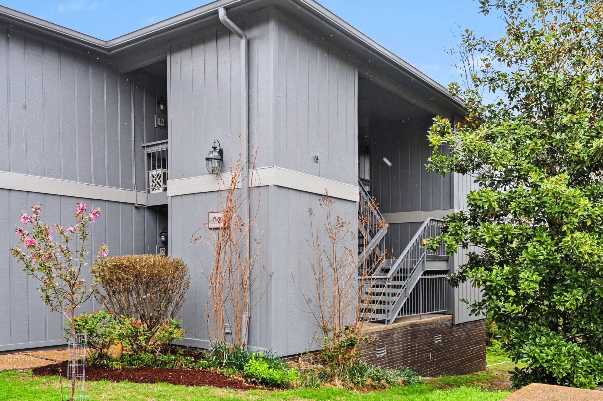 21 Vaughns Gap Rd Unit: 20