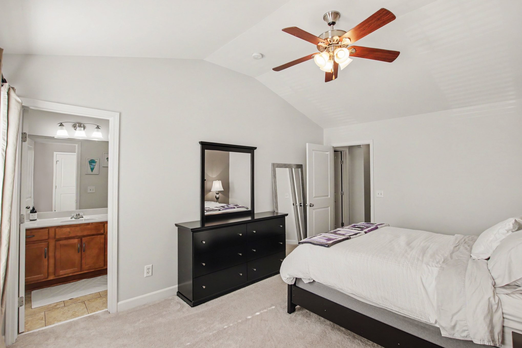 553 Rosedale Ave Unit: 128