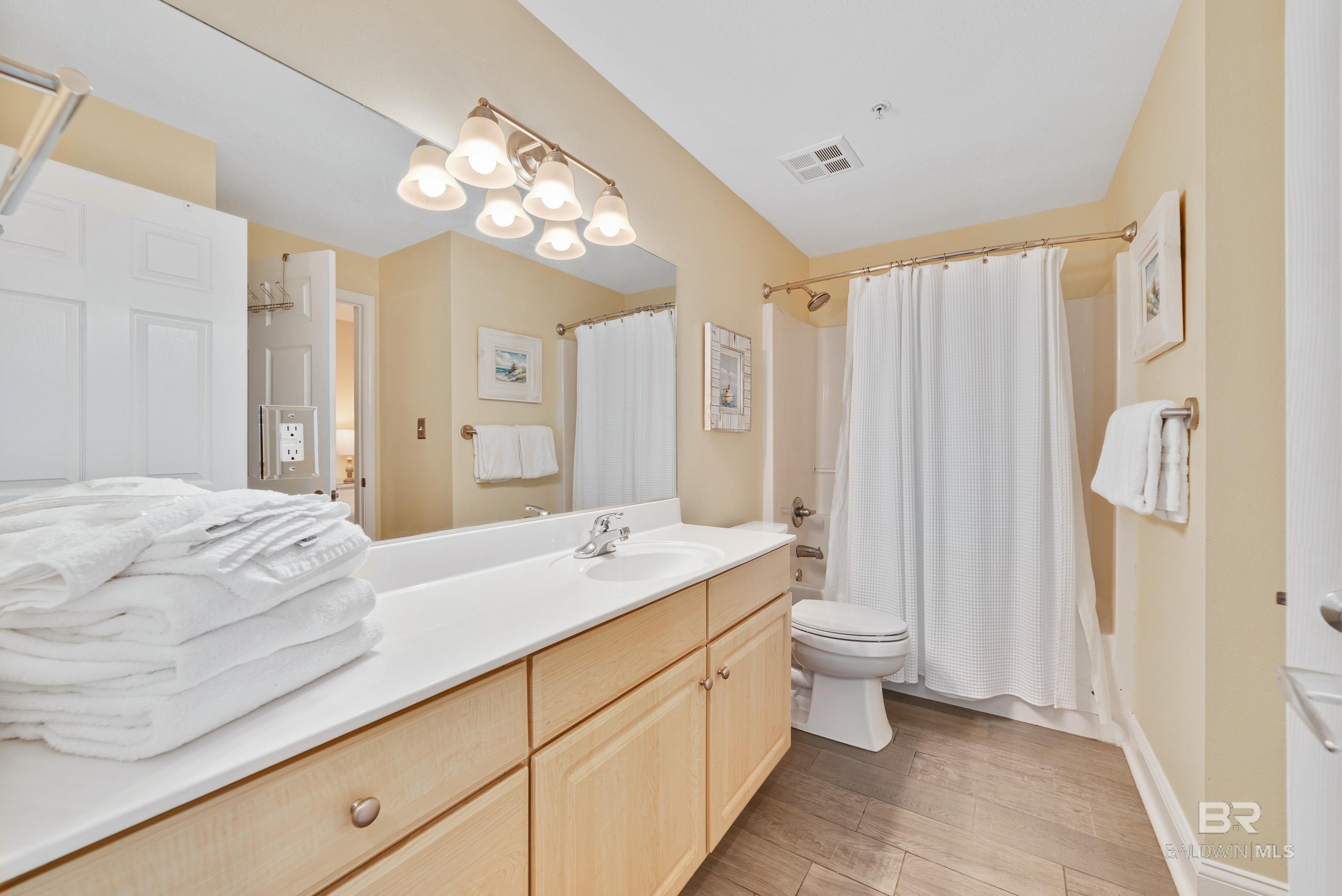 921 W Beach Boulevard 1106