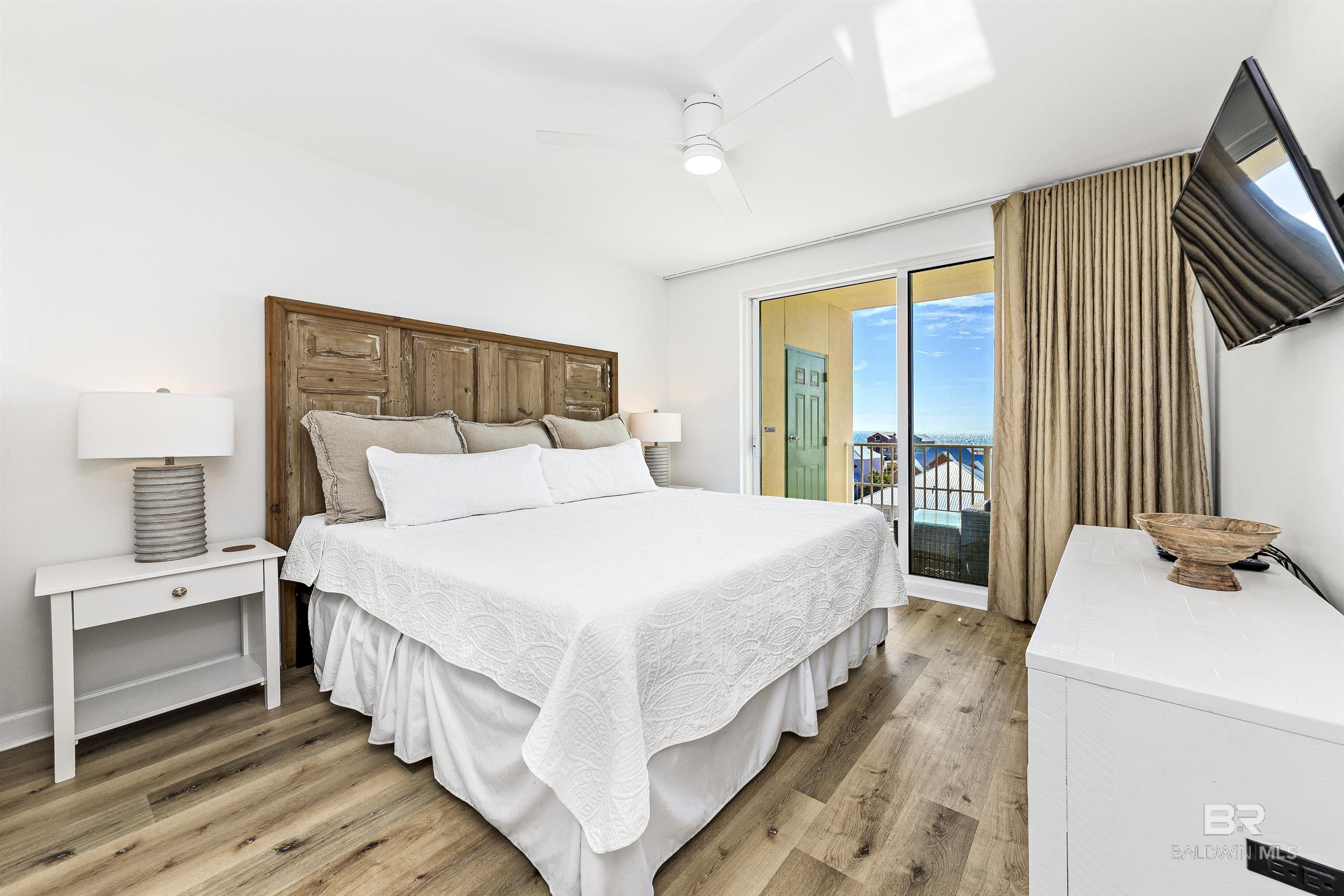 453 Dune Drive 404