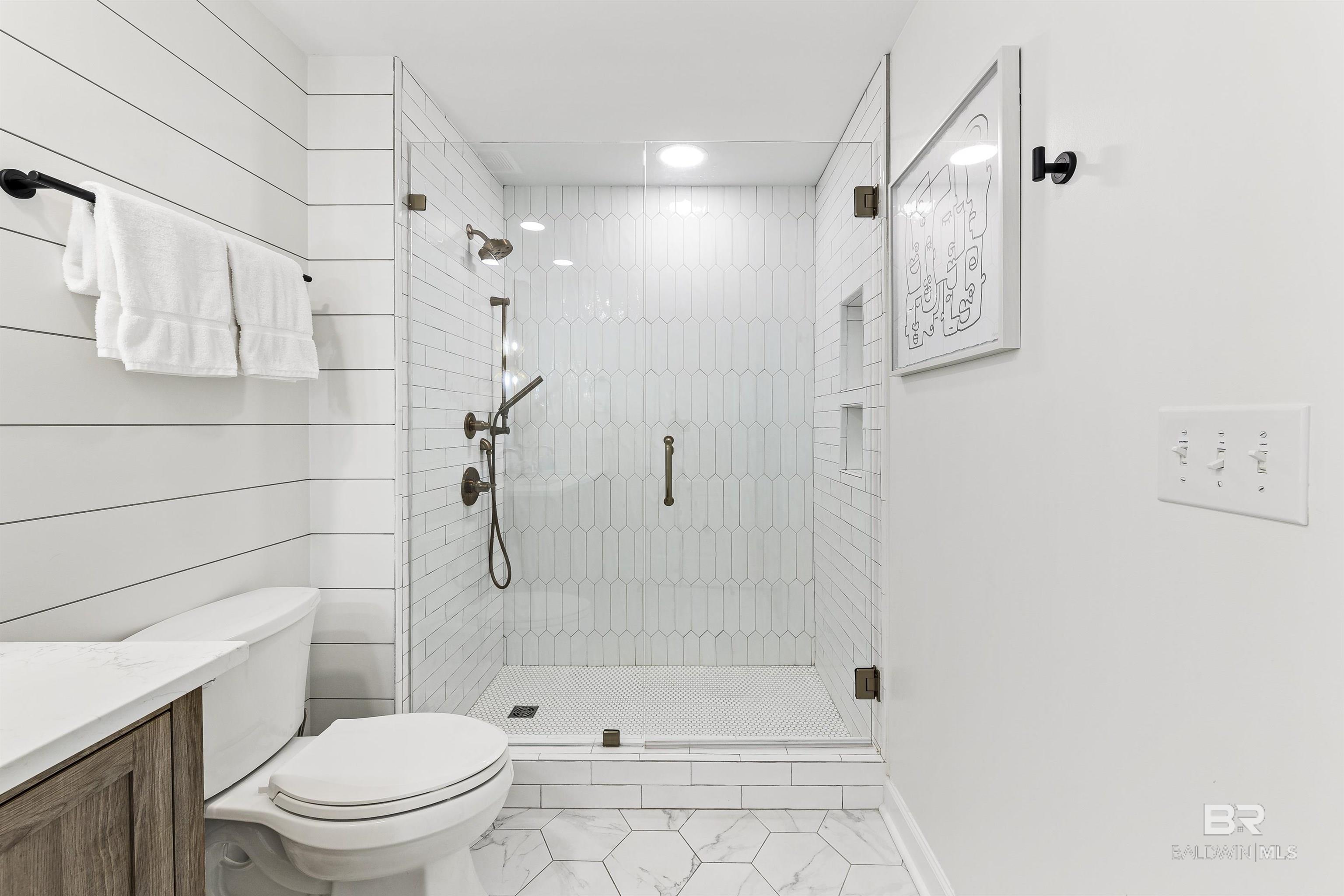 453 Dune Drive 404