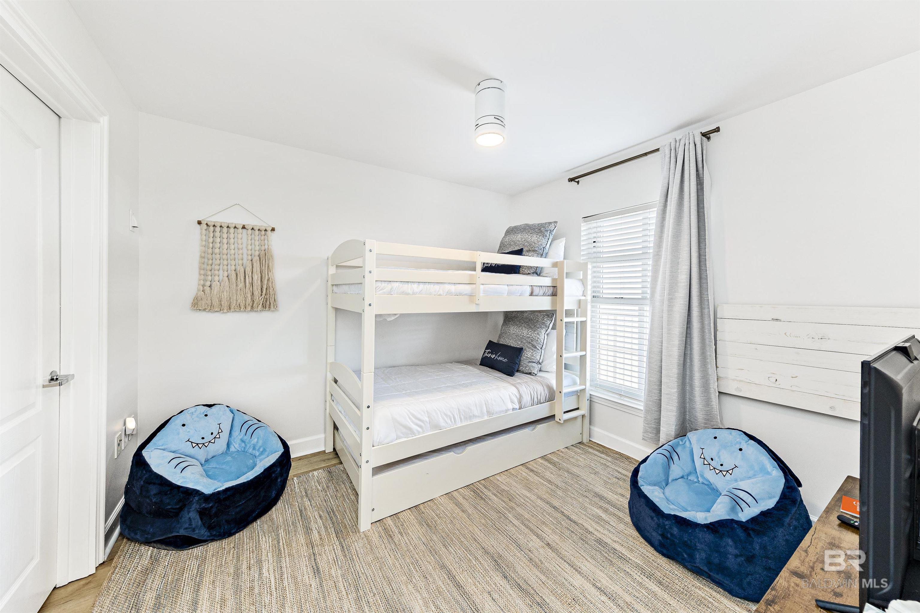 453 Dune Drive 404