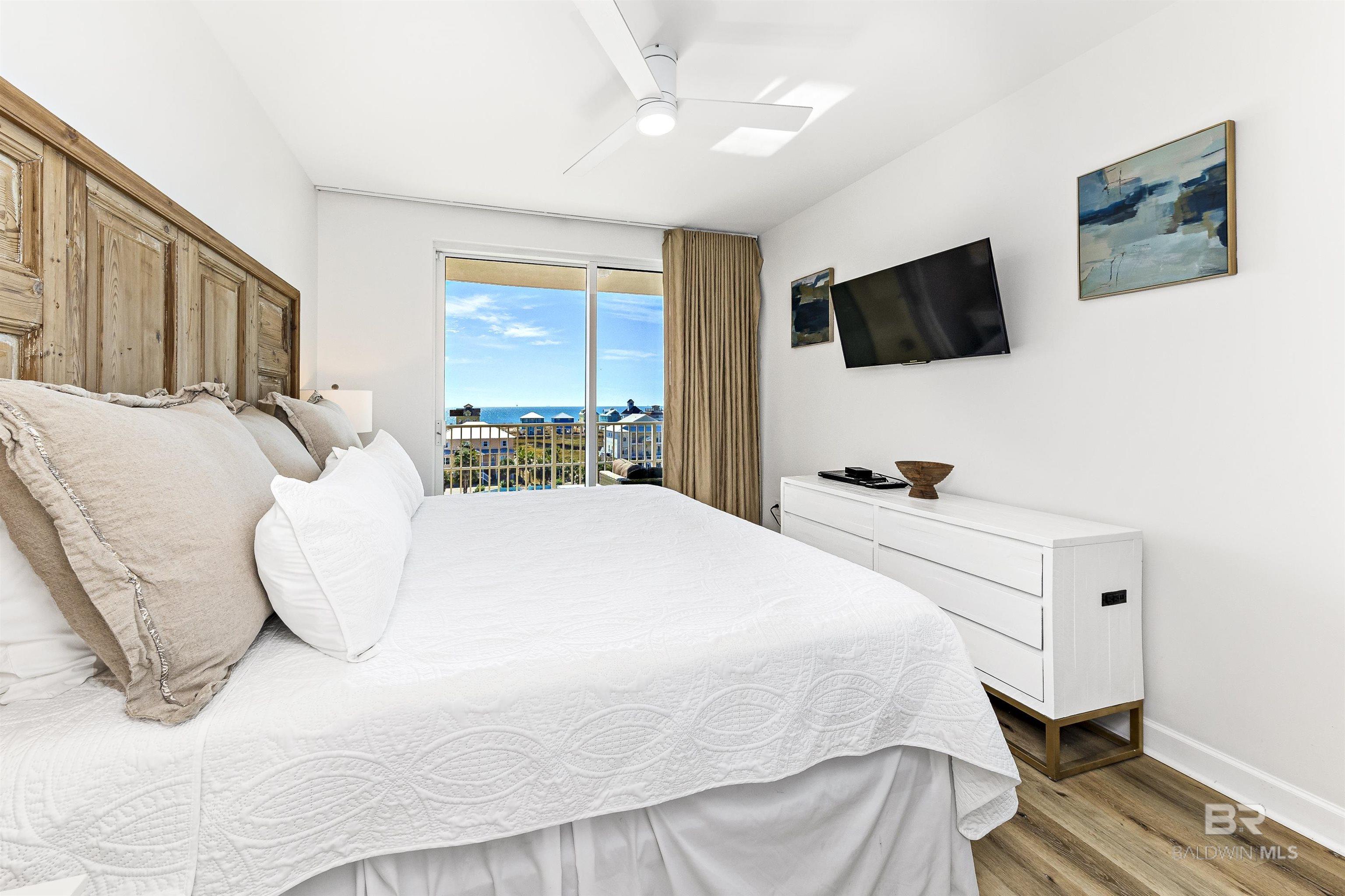 453 Dune Drive 404