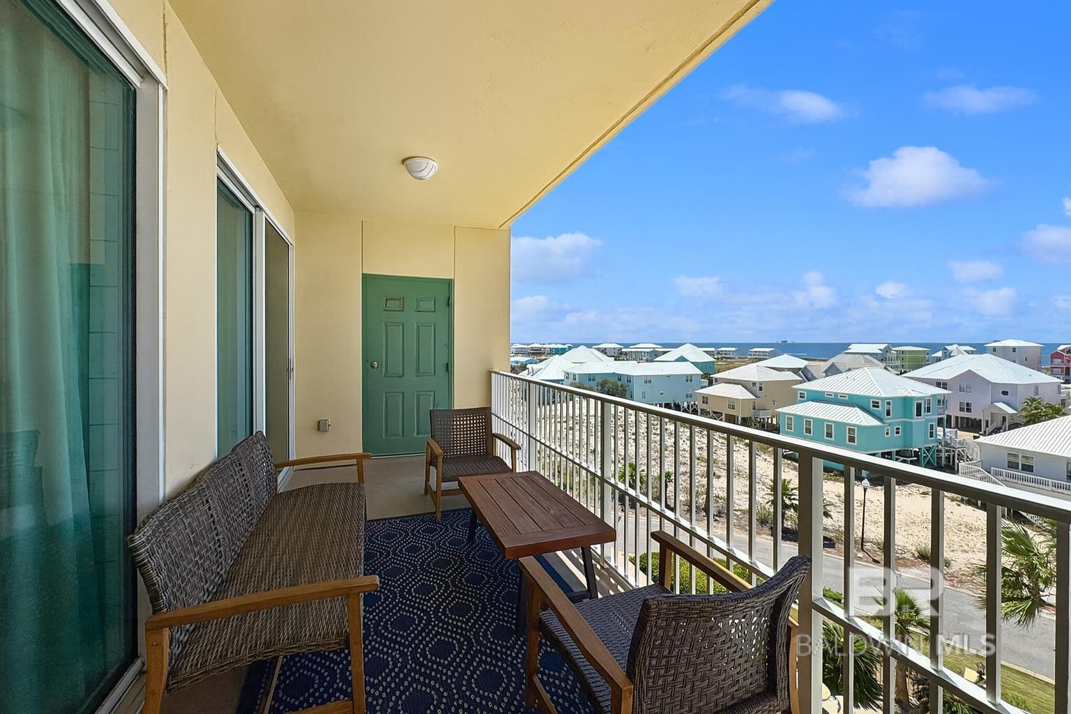 453 Dune Drive 404