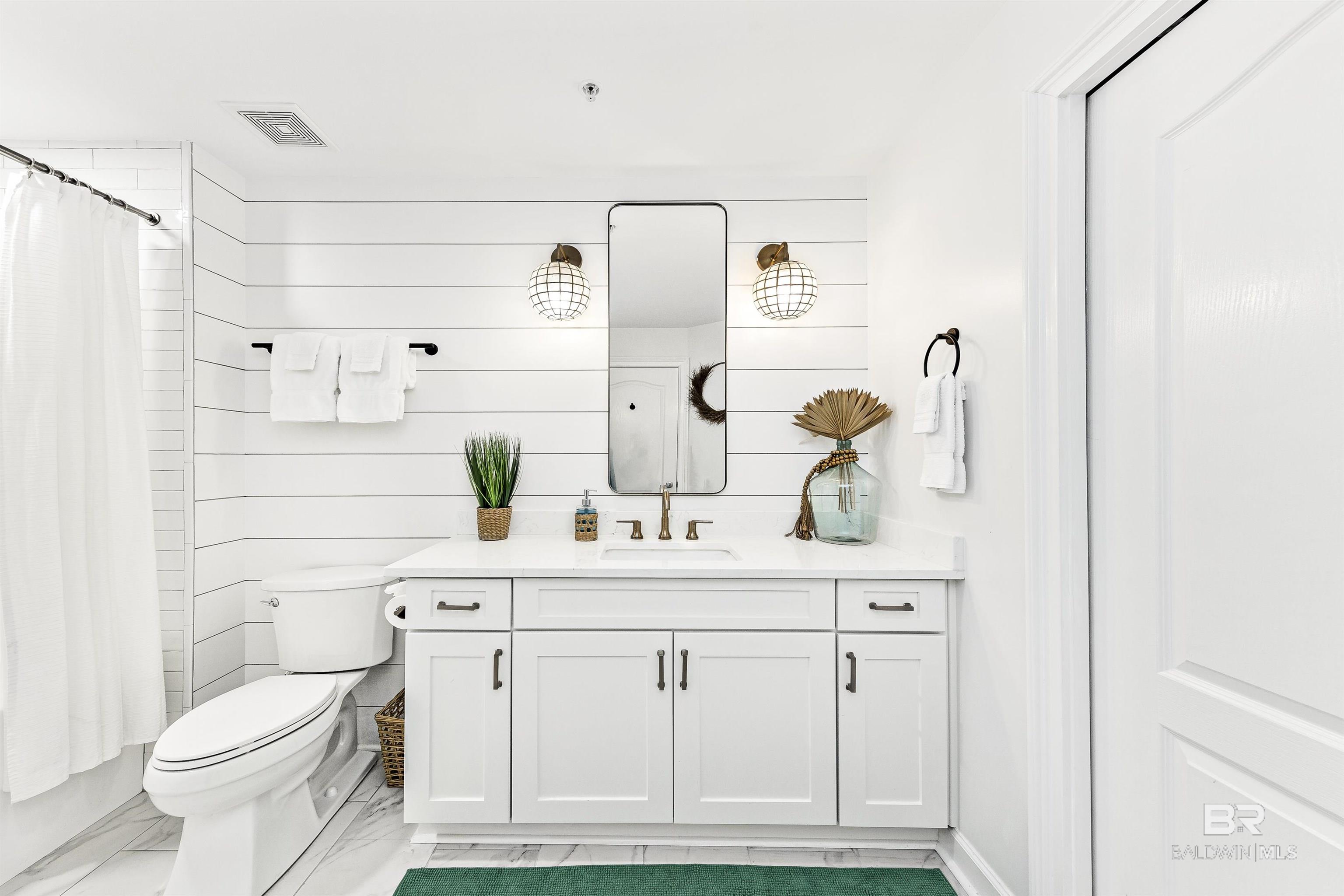 453 Dune Drive 404