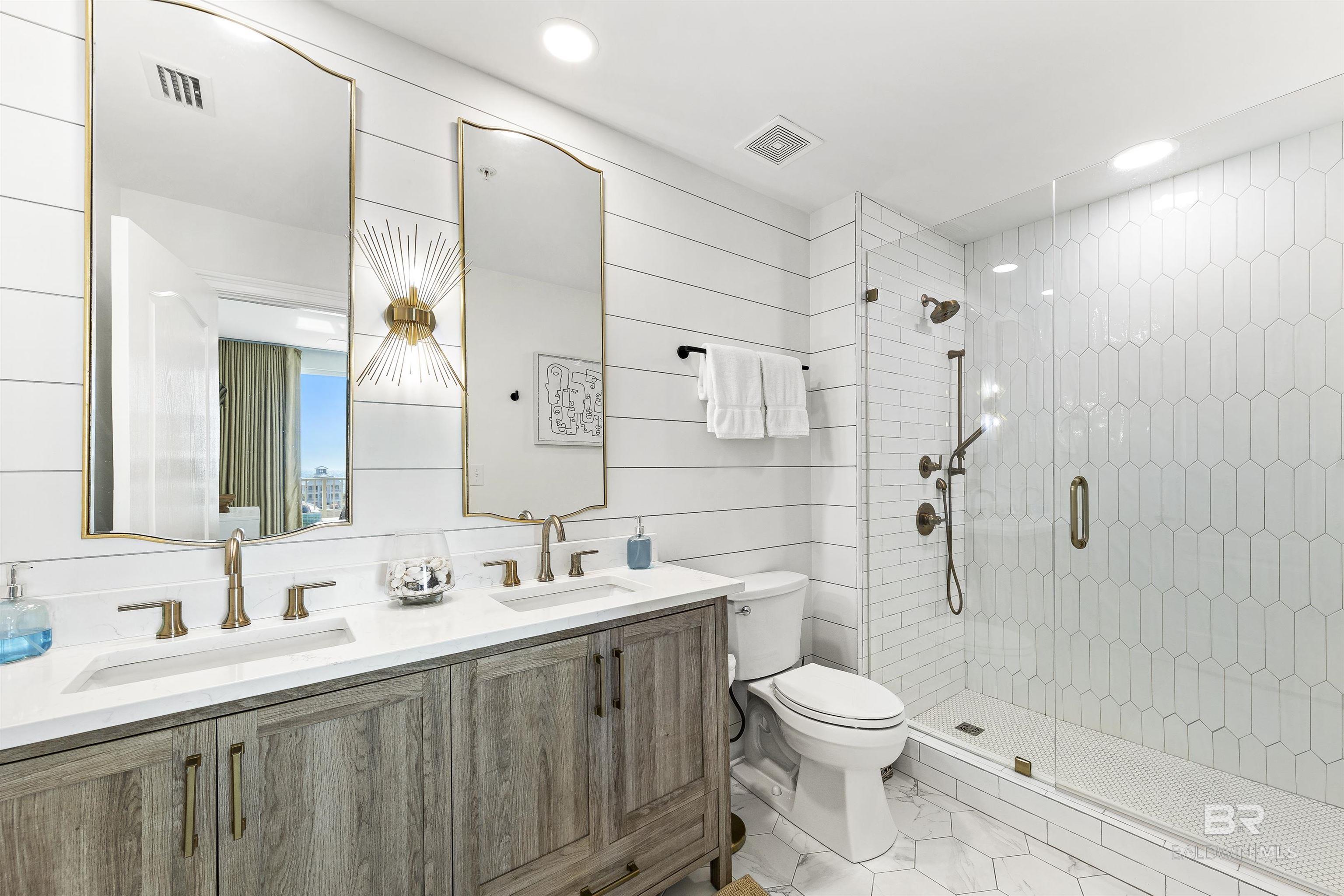 453 Dune Drive 404