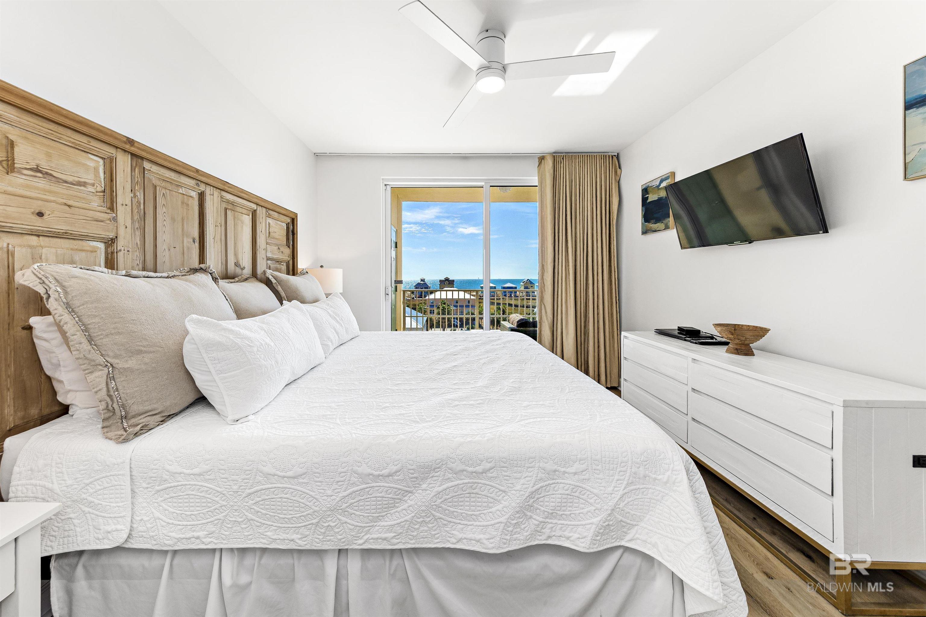 453 Dune Drive 404