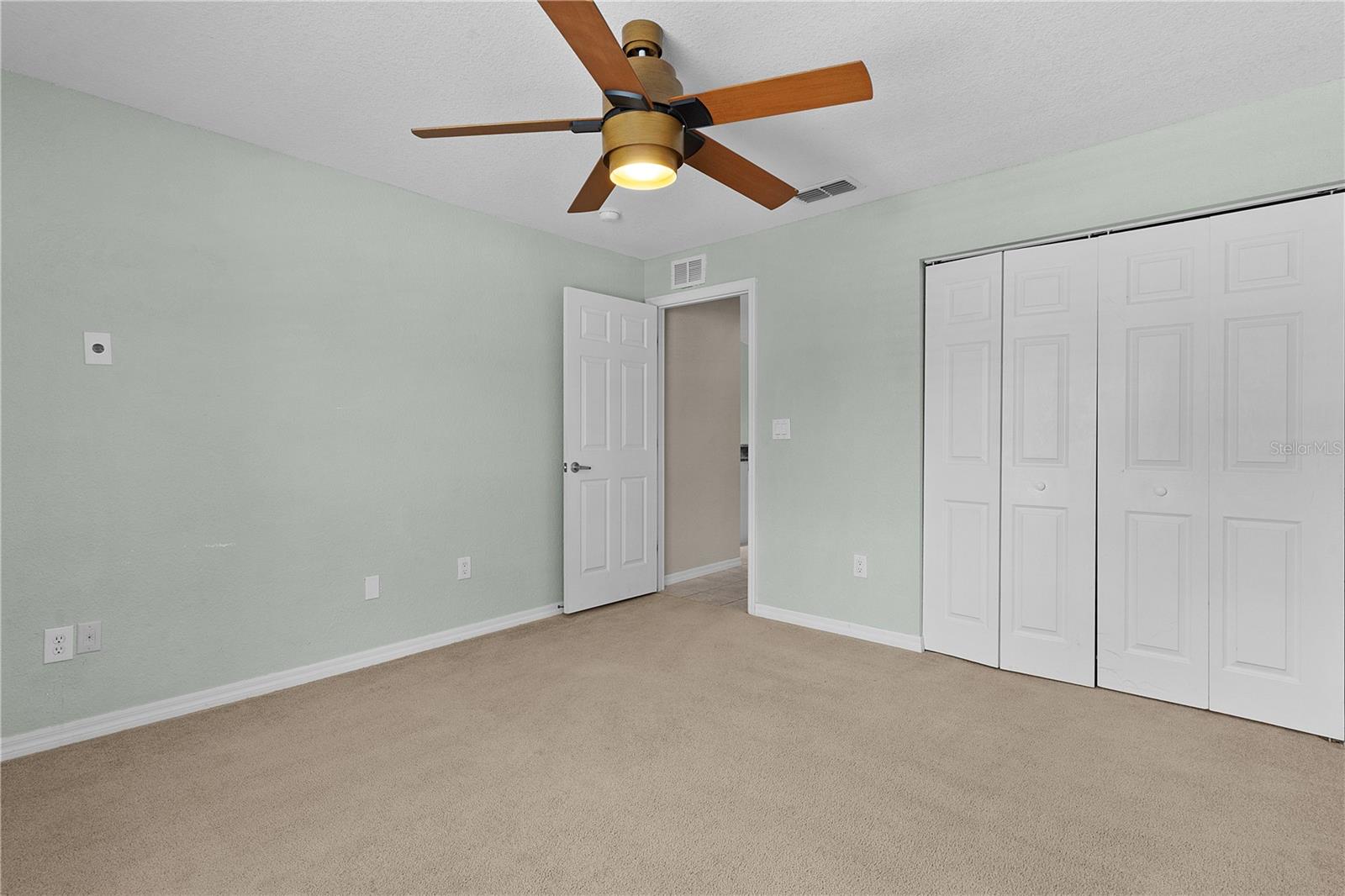 5427 ADMIRAL WAY
