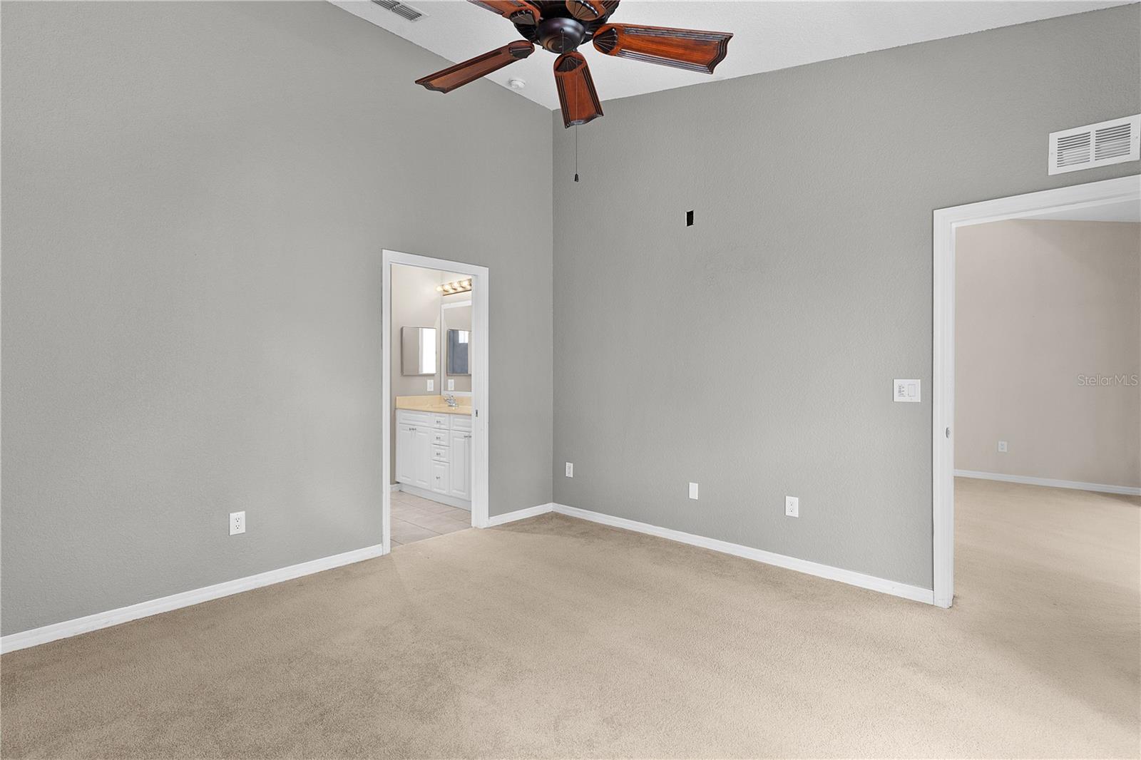 5427 ADMIRAL WAY