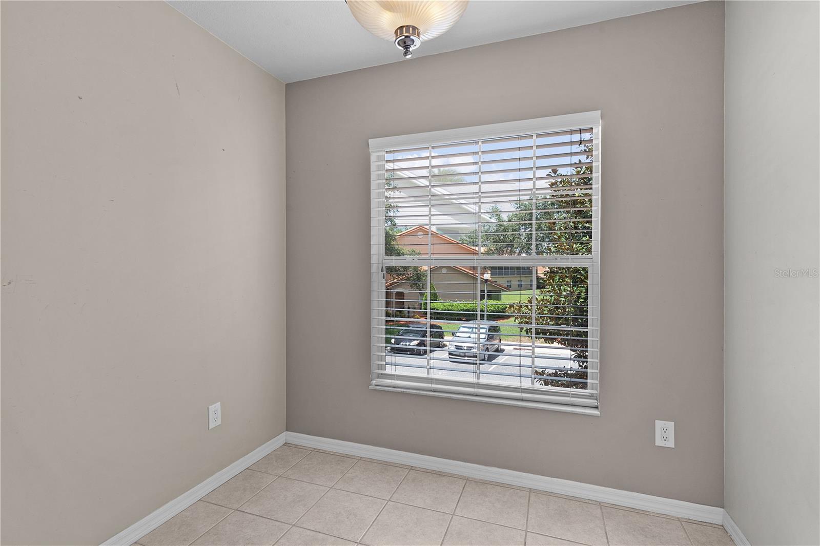 5427 ADMIRAL WAY