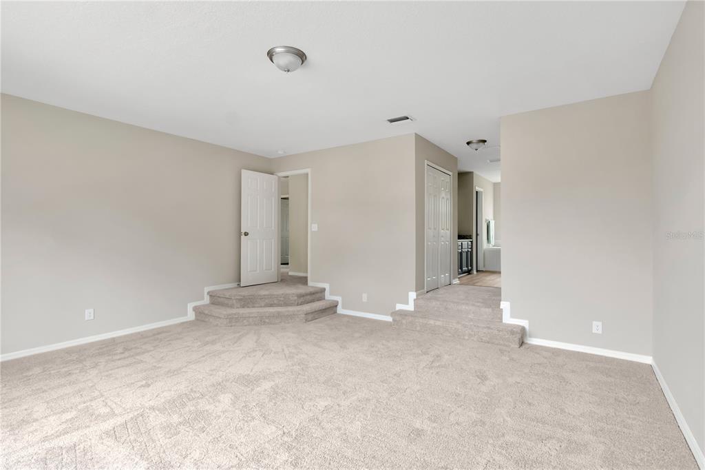 934 GRAND CANYON DR