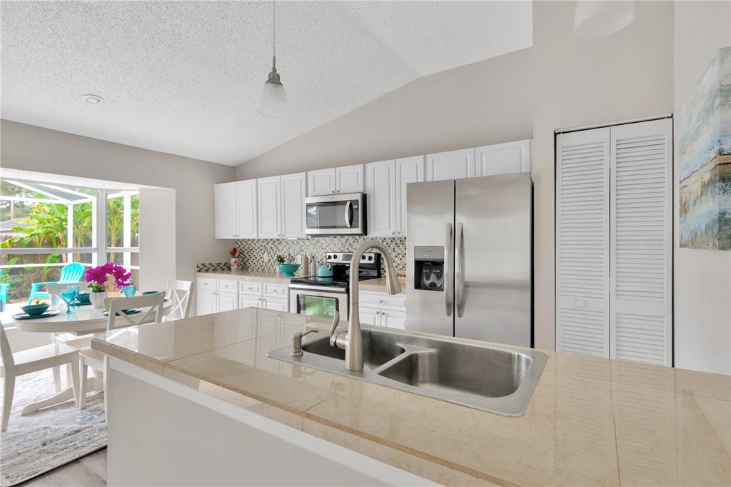 1615 PORTSMOUTH LAKE DR
