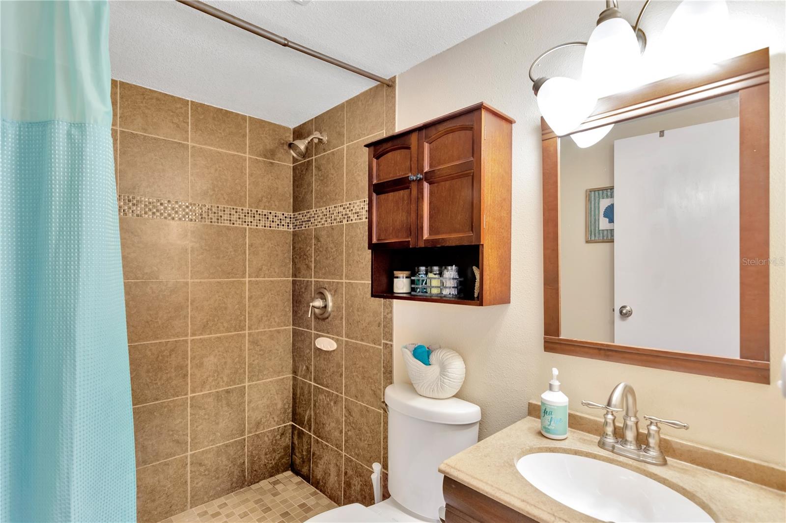 1303 FLORIDA OAK CT