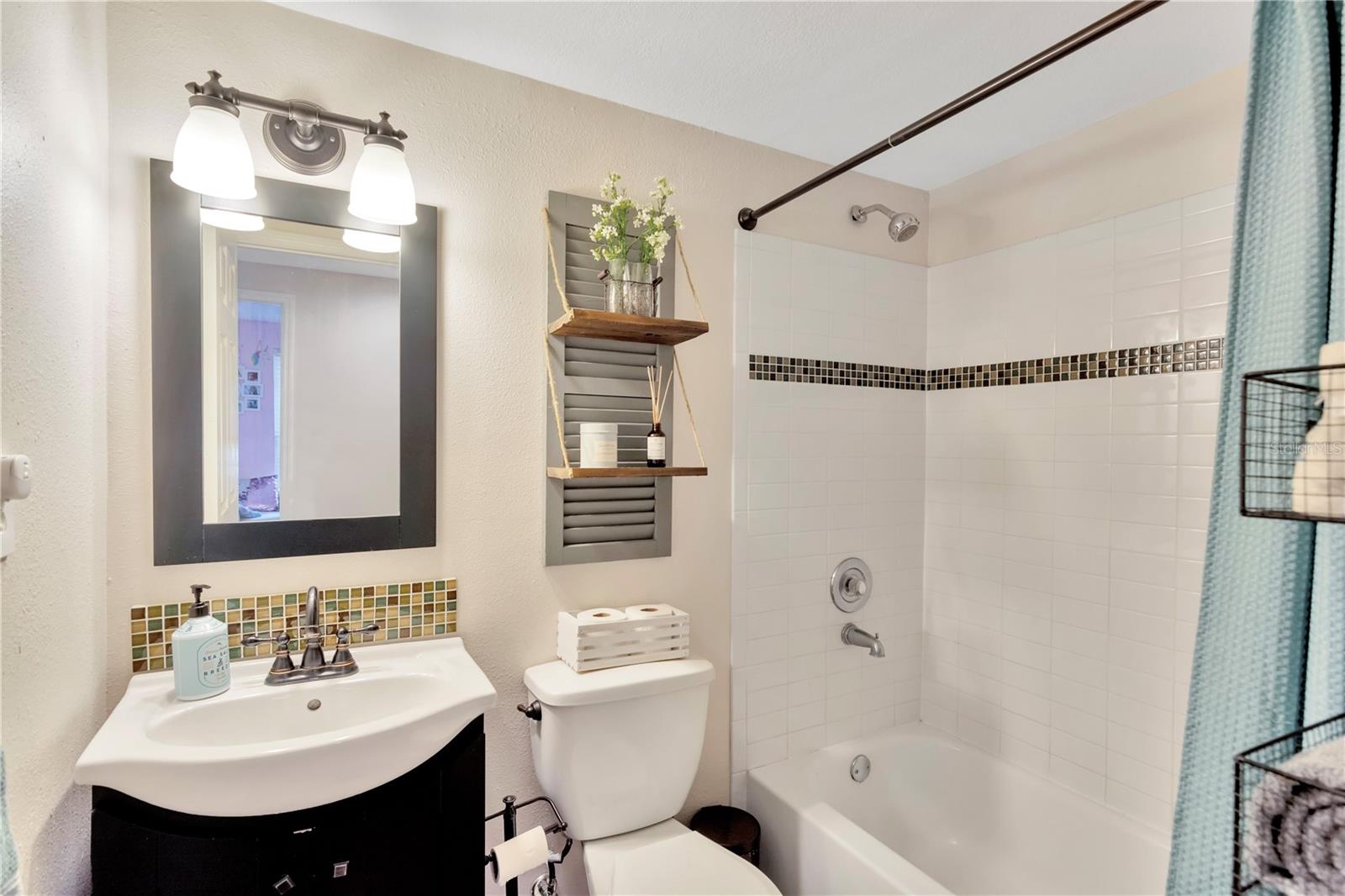 1303 FLORIDA OAK CT