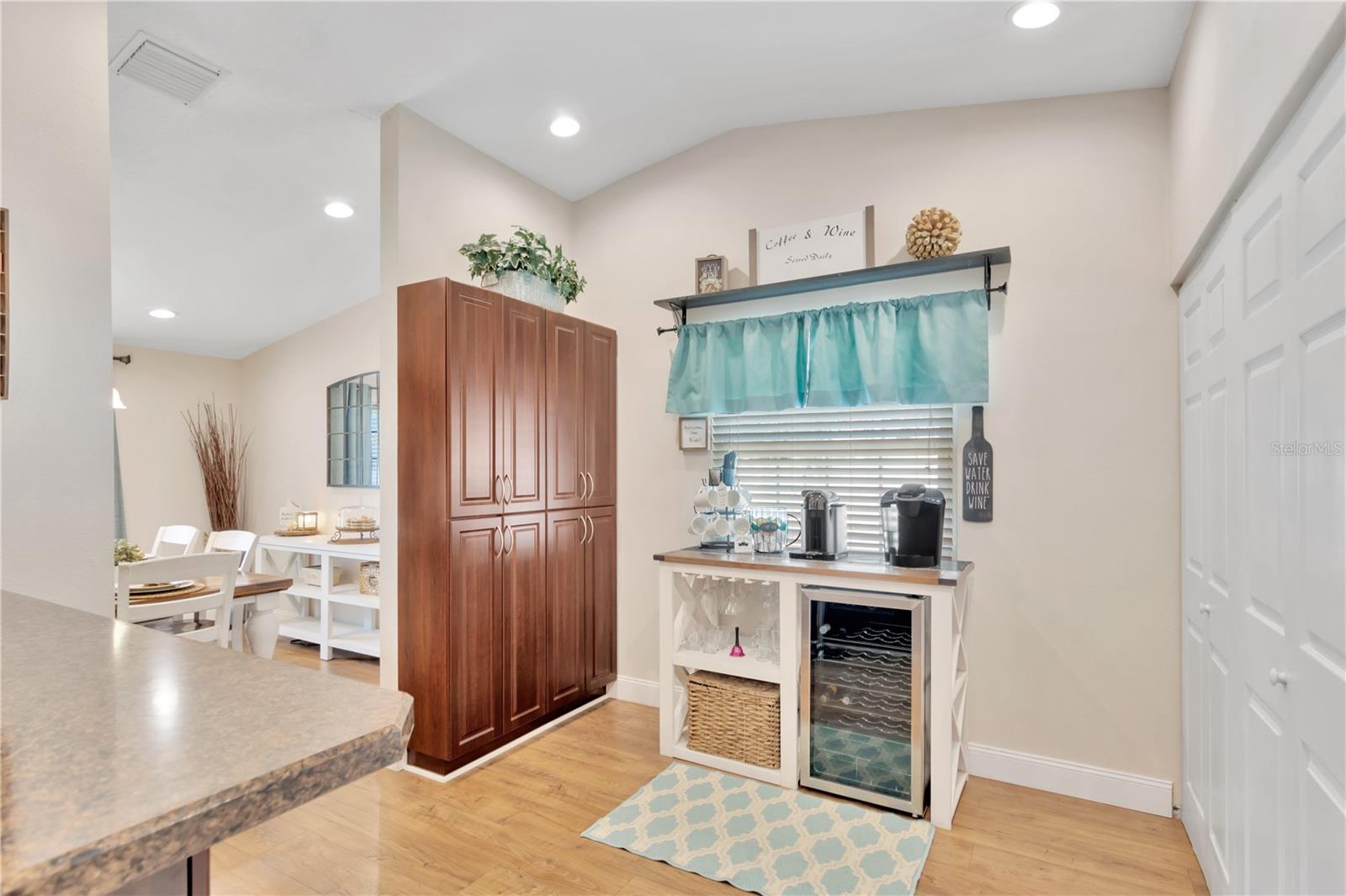 1303 FLORIDA OAK CT