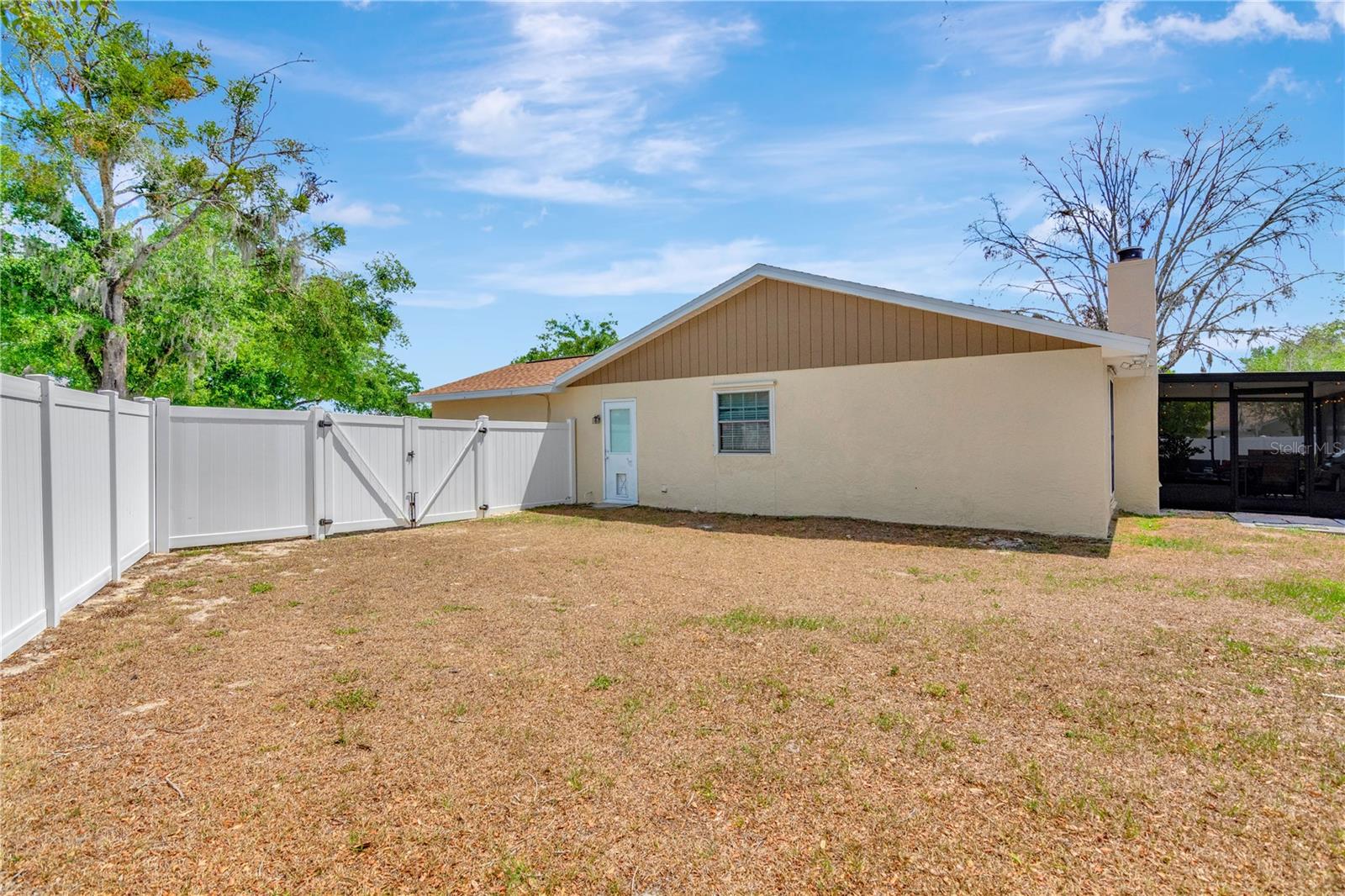 1303 FLORIDA OAK CT