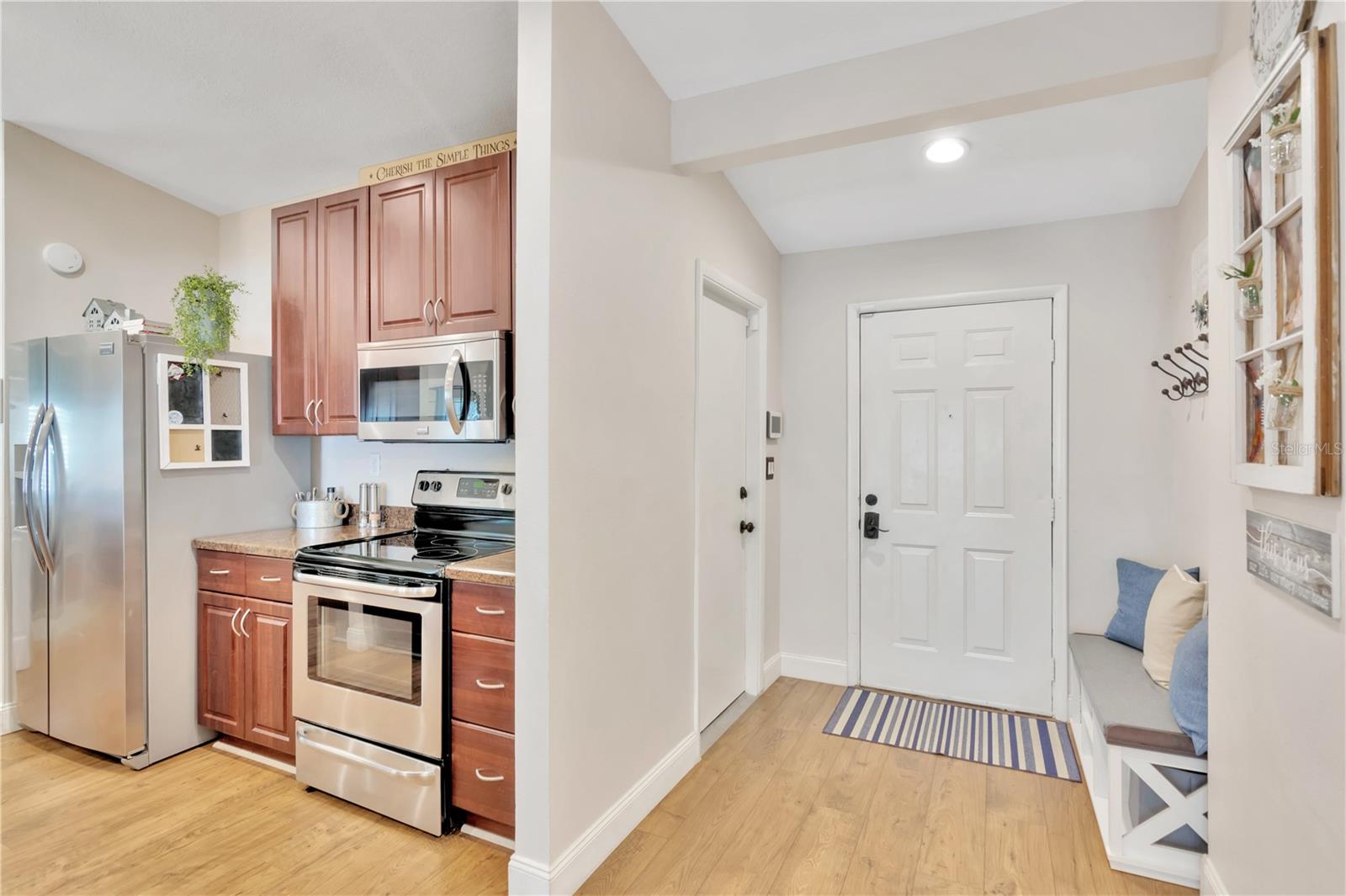 1303 FLORIDA OAK CT
