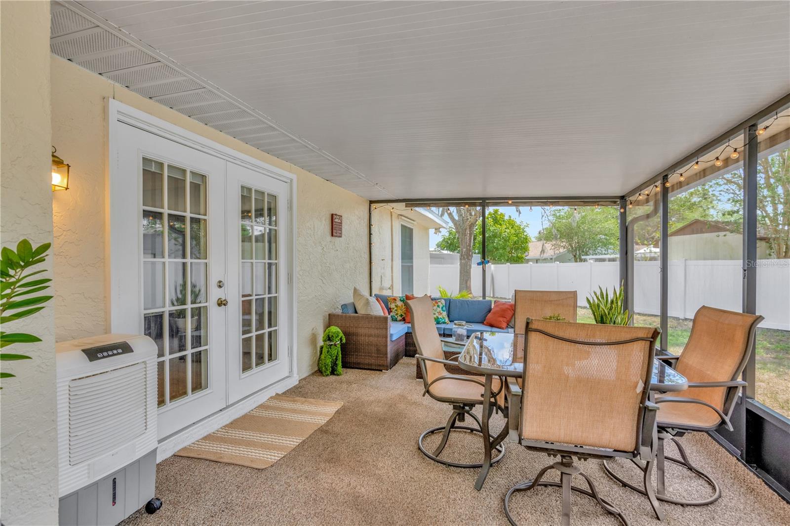 1303 FLORIDA OAK CT
