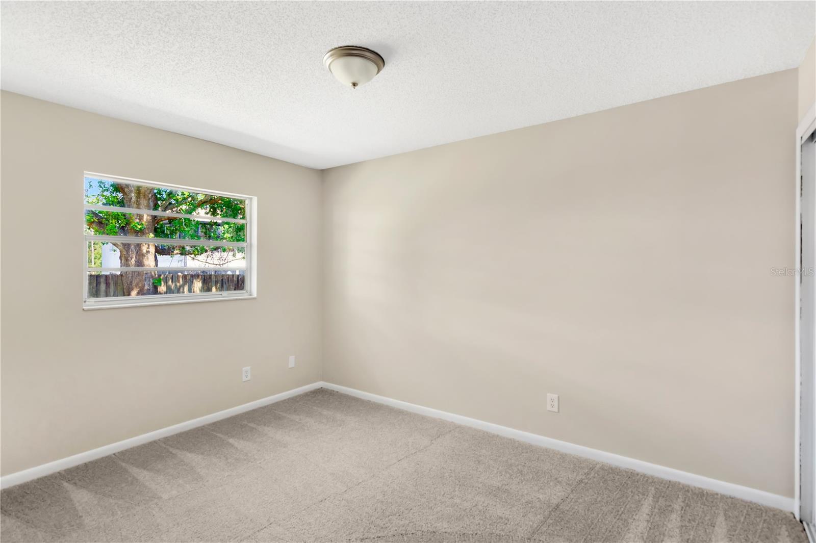 311 FOXWOOD DR