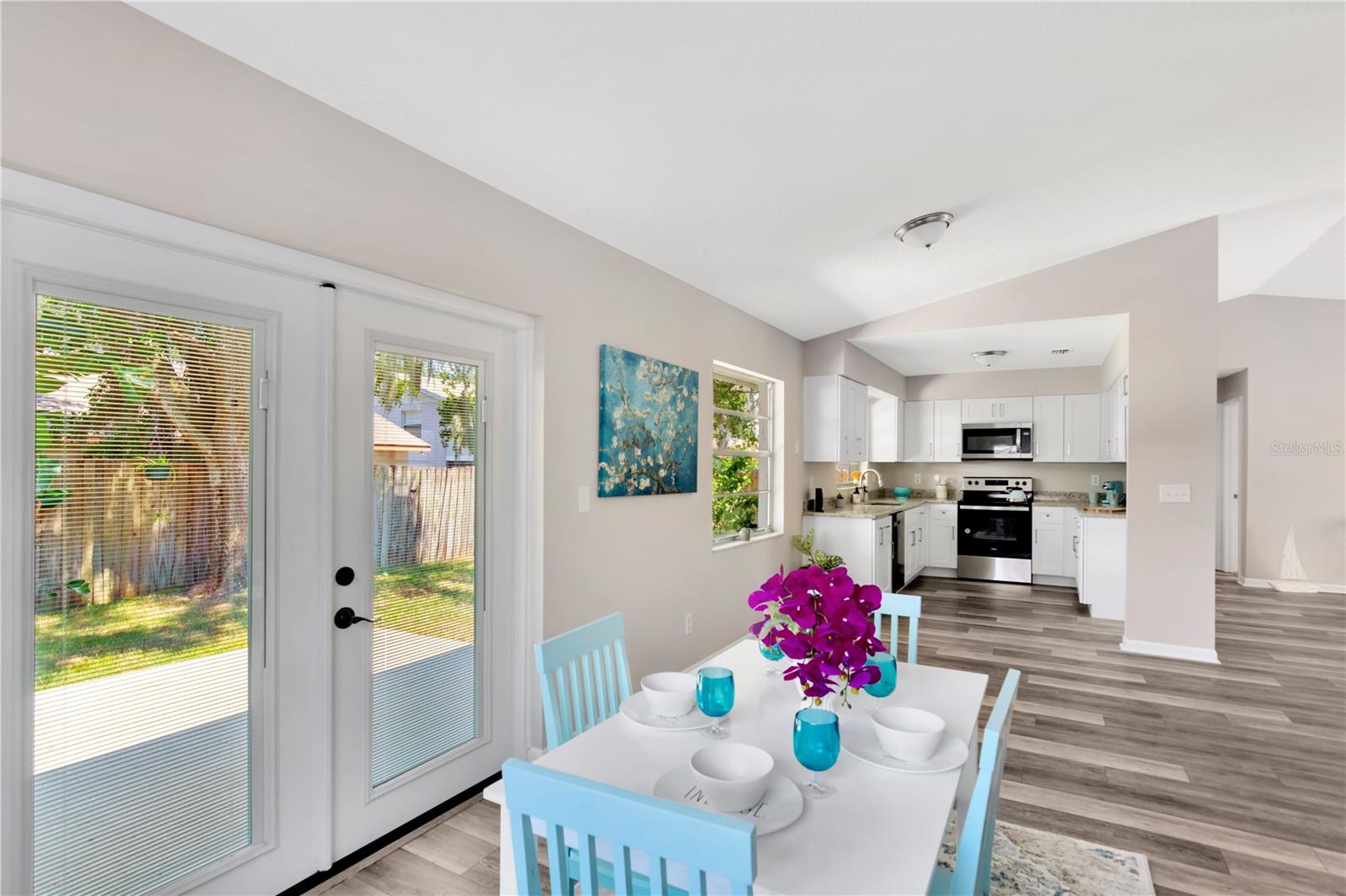 311 FOXWOOD DR