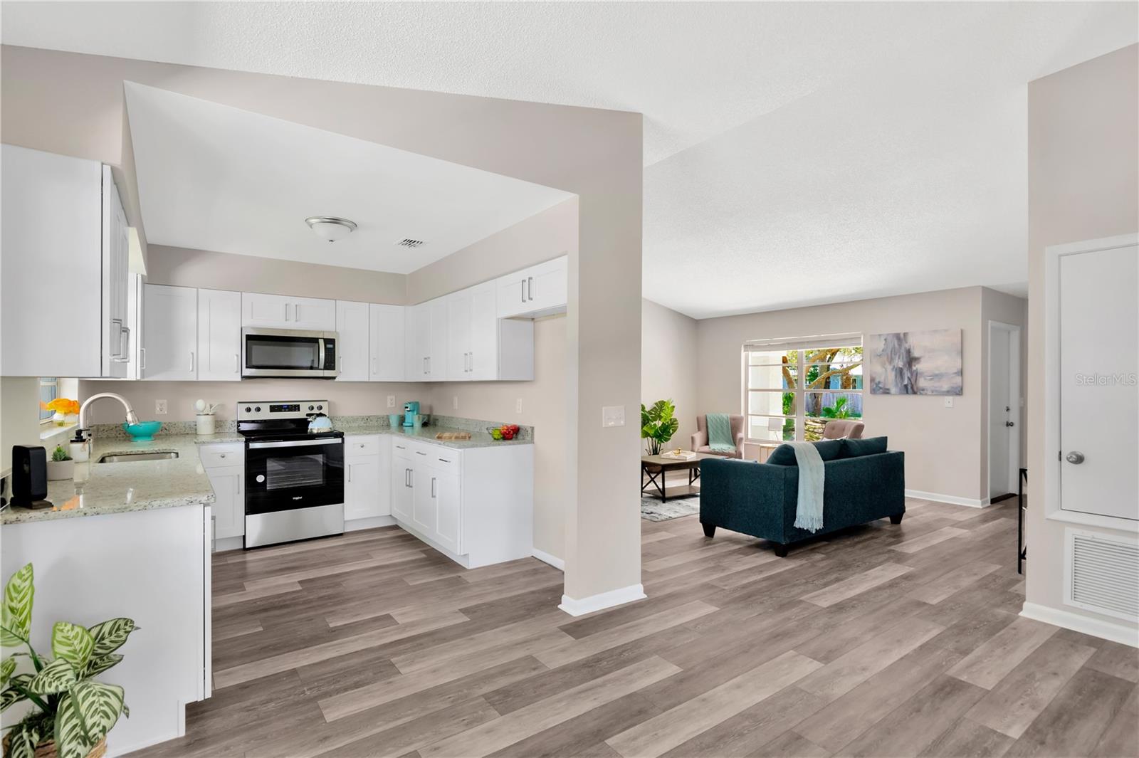 311 FOXWOOD DR