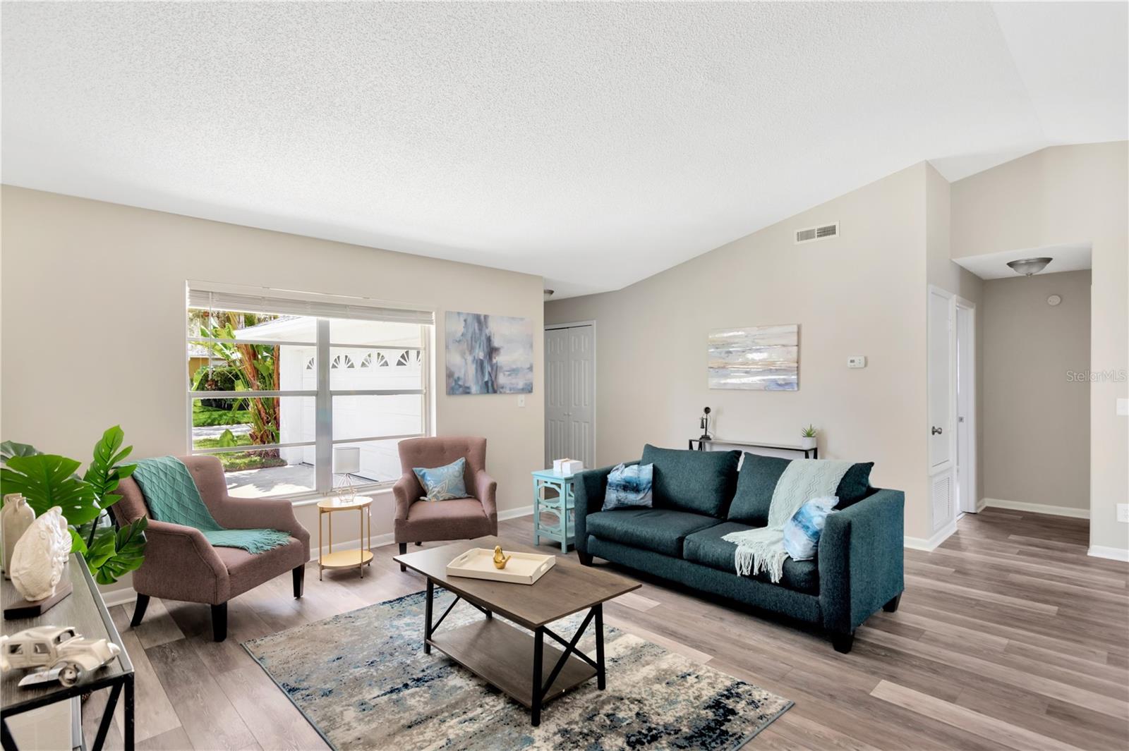 311 FOXWOOD DR