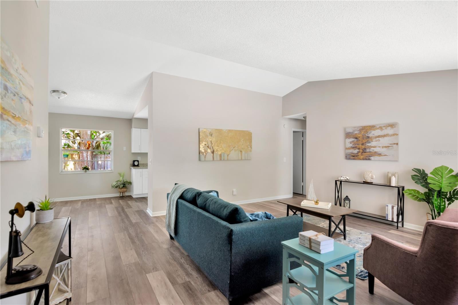 311 FOXWOOD DR