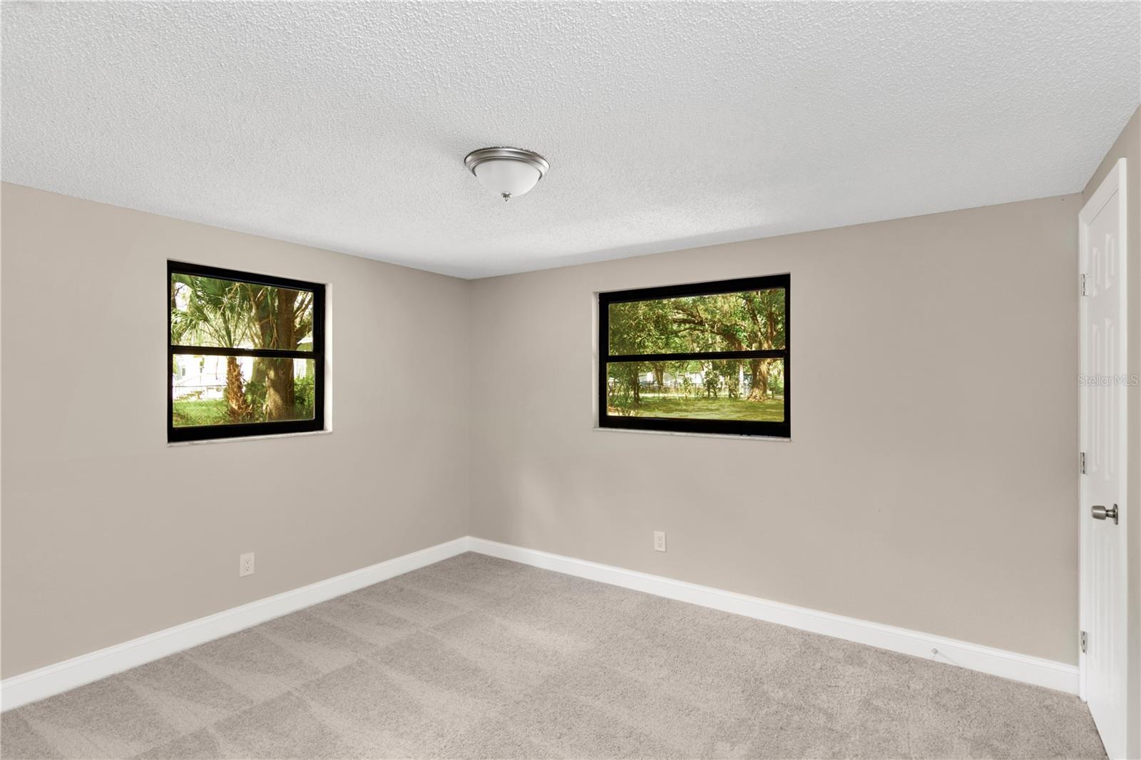 12939 LINCOLN RD