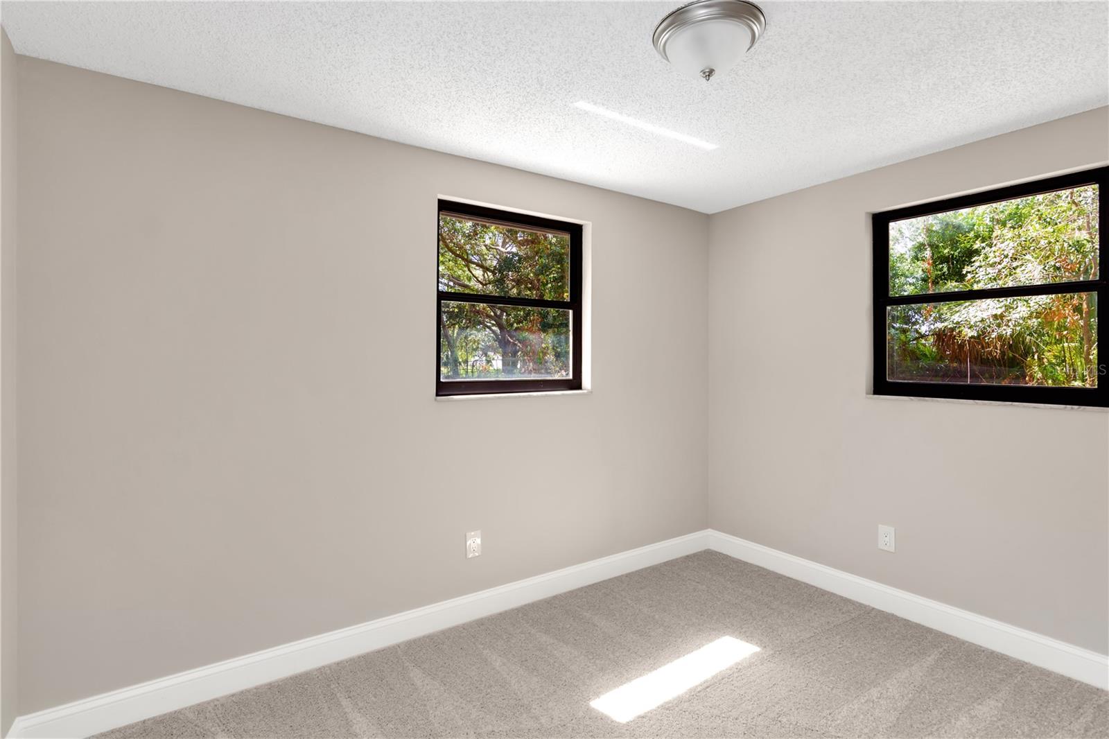 12939 LINCOLN RD