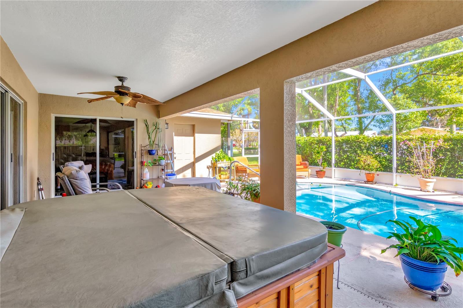 1559 JONATHAN CT