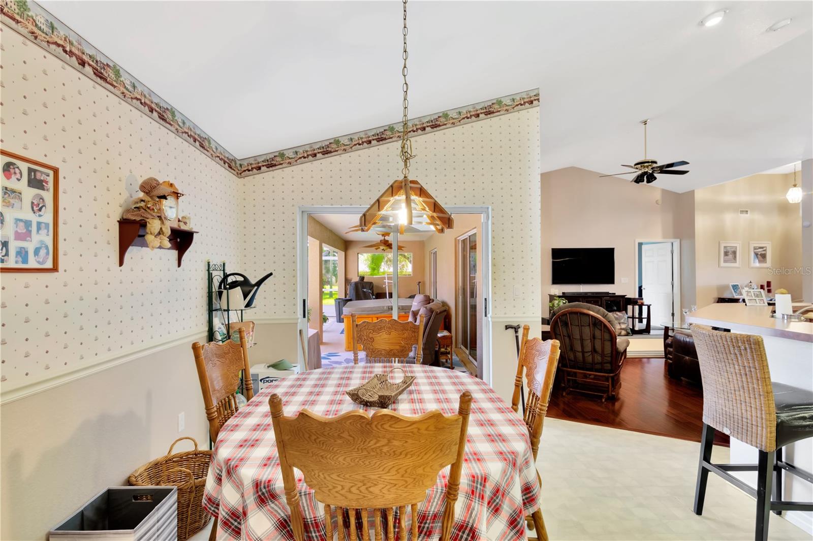 1559 JONATHAN CT