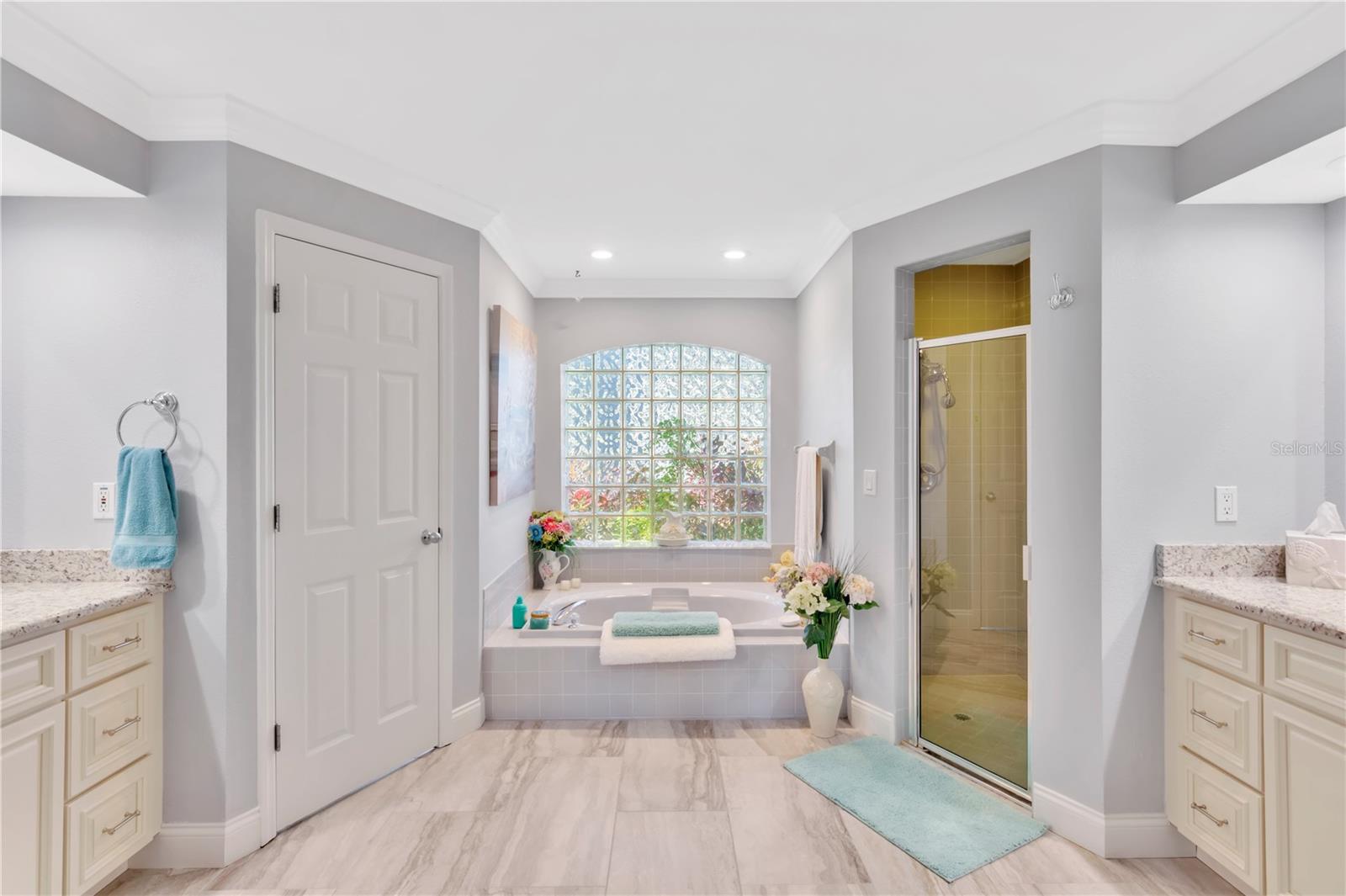 1559 JONATHAN CT