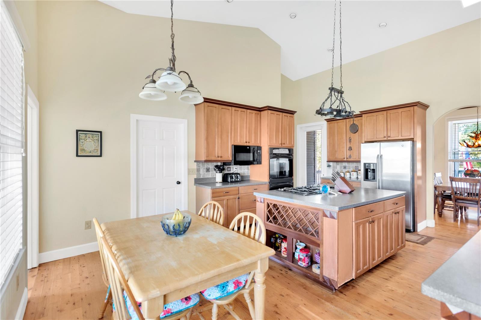 1727 SHENANDOAH RD