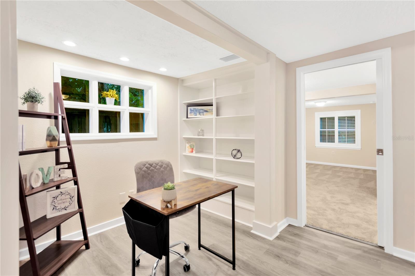 304 W JEAN ST