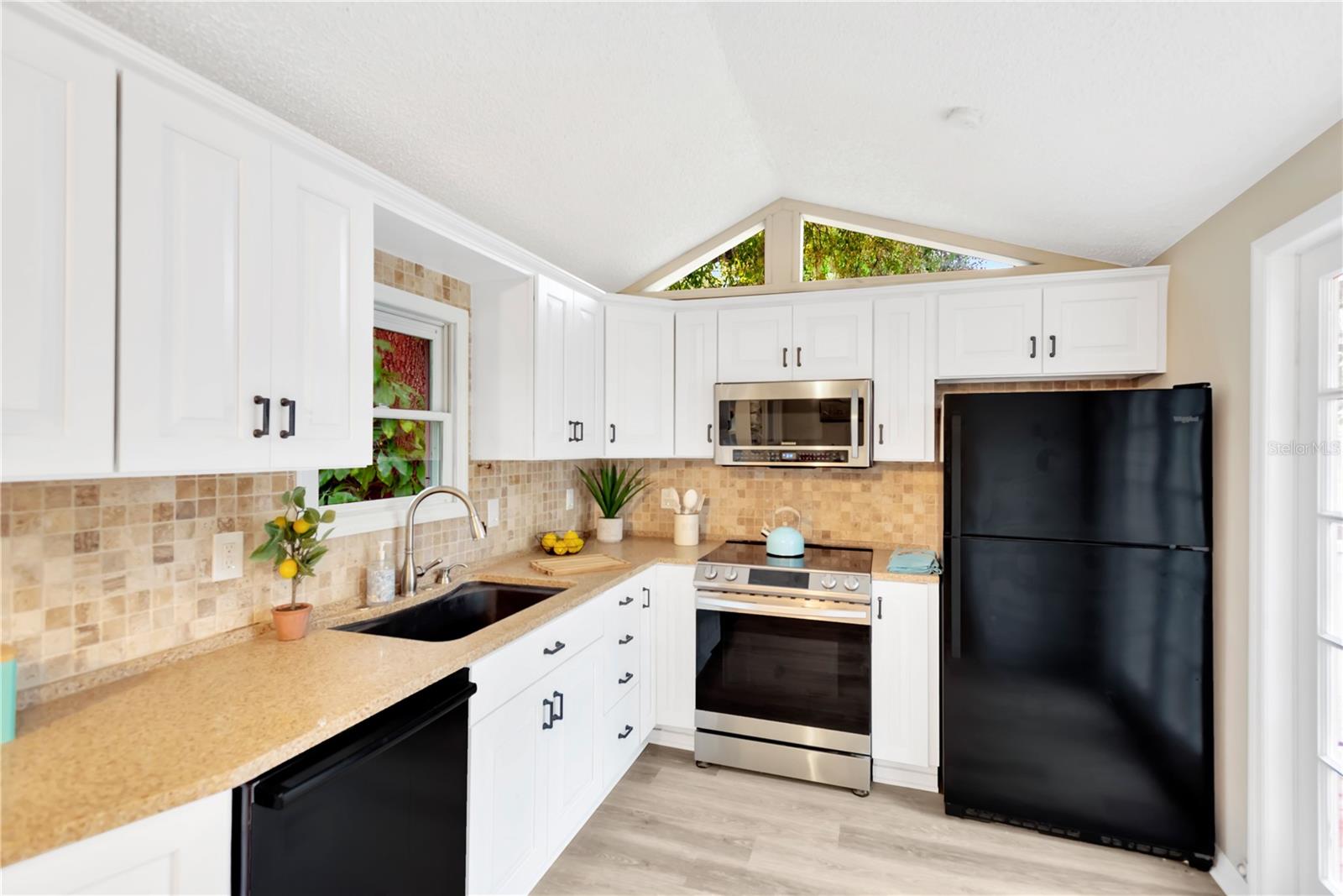 304 W JEAN ST