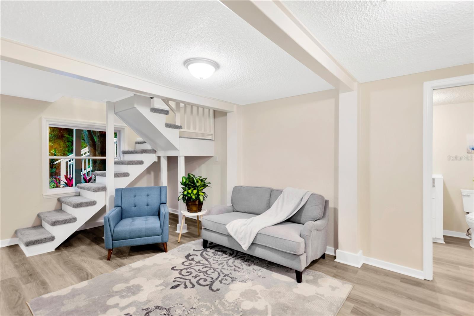 304 W JEAN ST