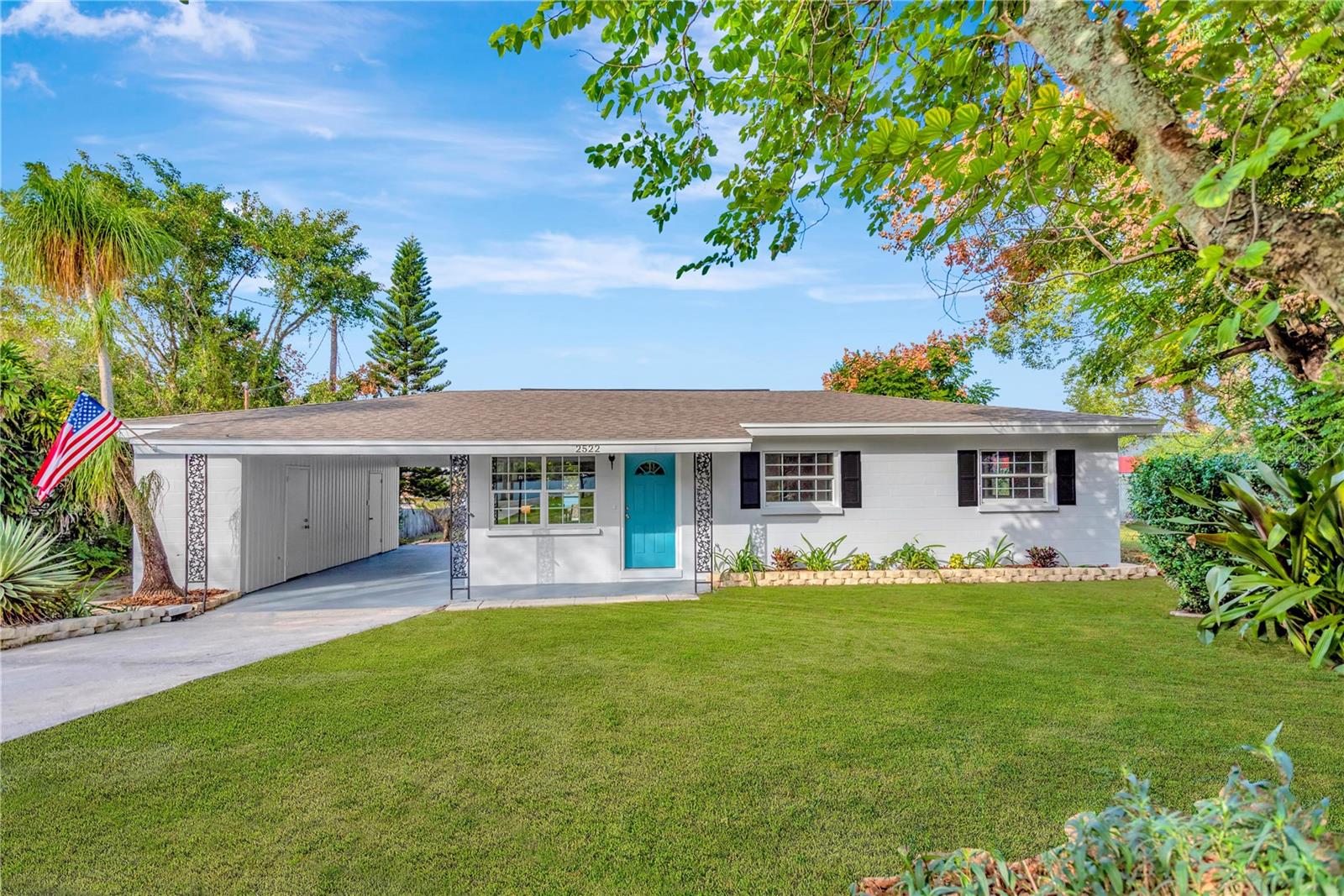 2522 S CRYSTAL LAKE DR
