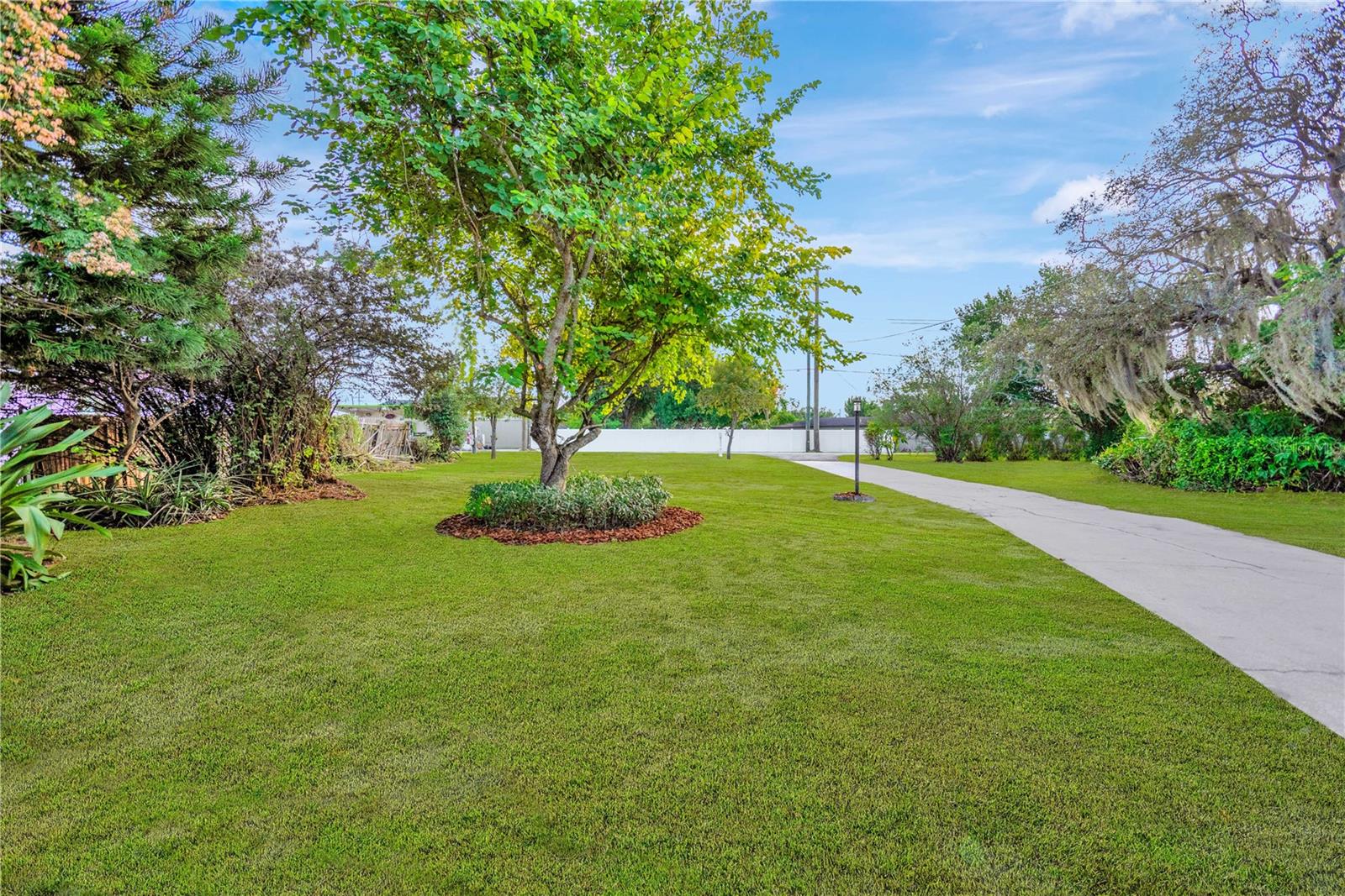 2522 S CRYSTAL LAKE DR