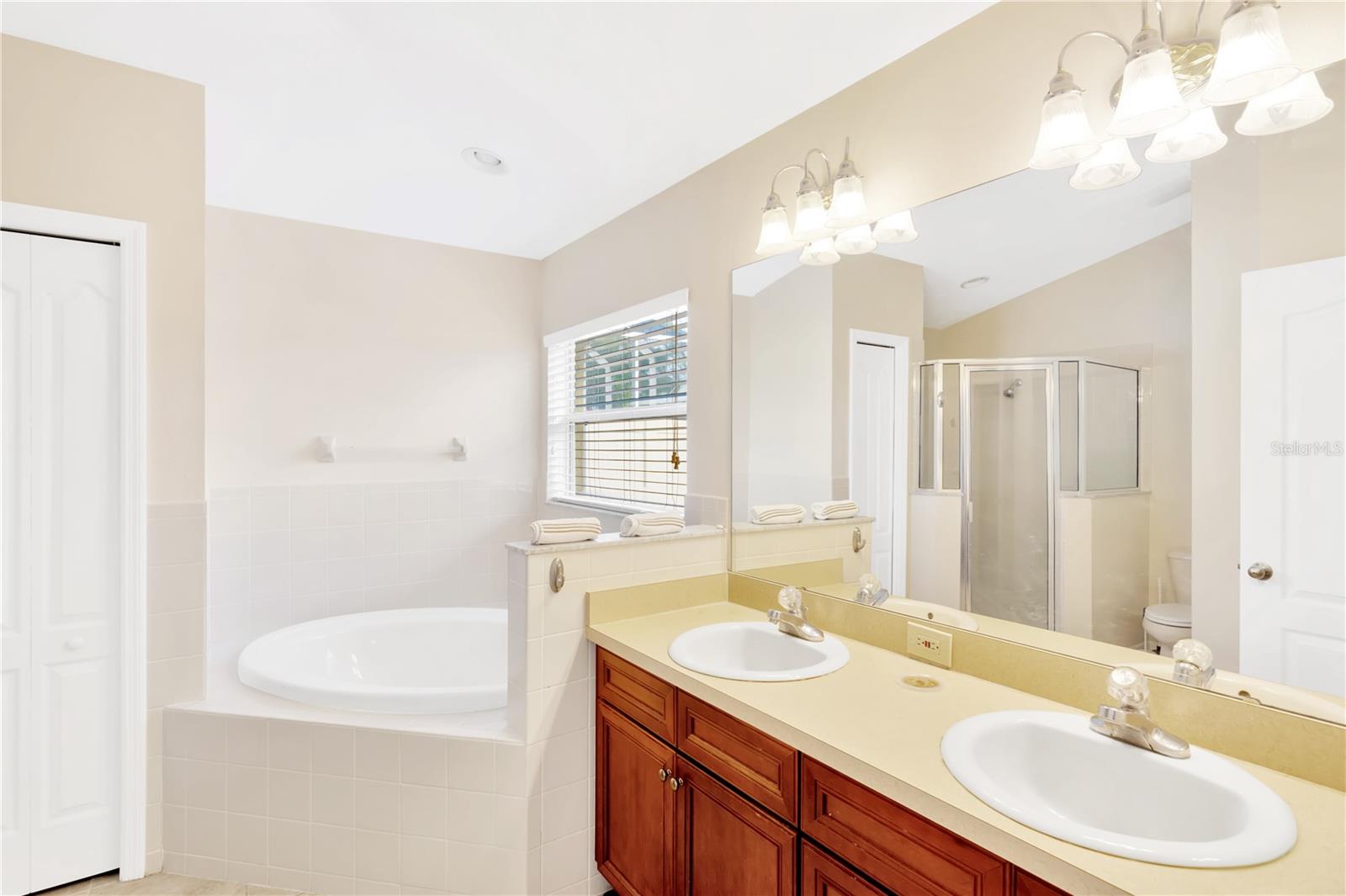 4042 LANGDRUM DR