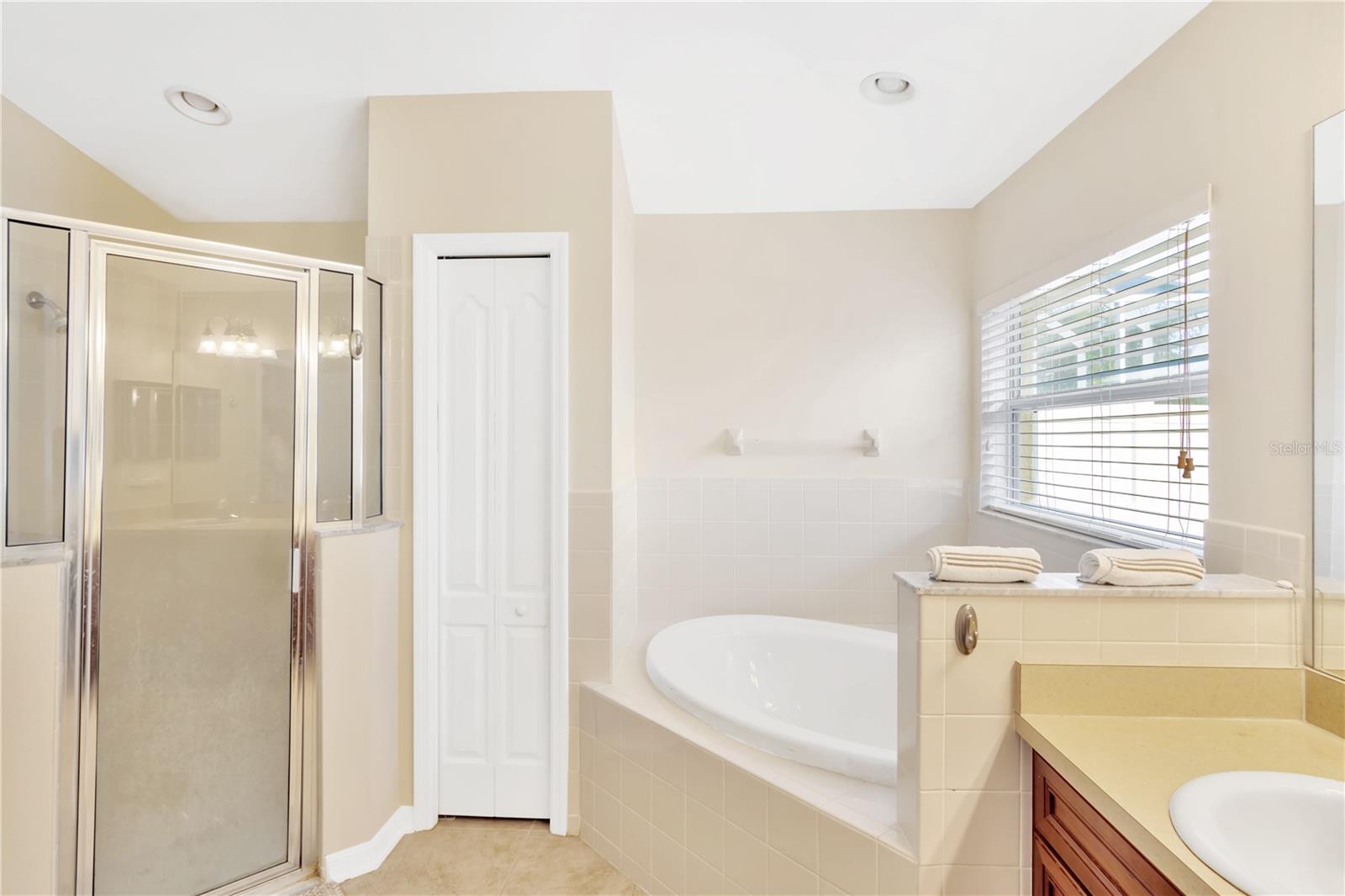 4042 LANGDRUM DR