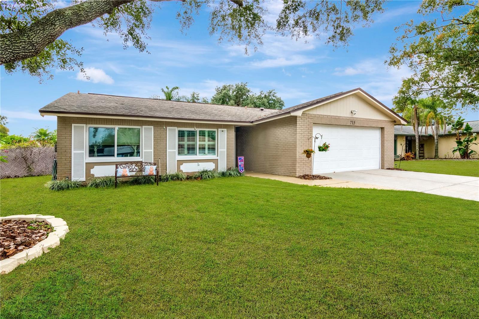715 BREEZY DR