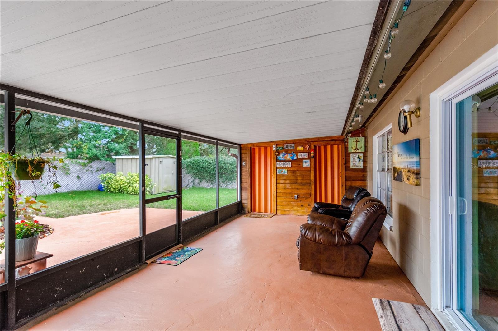 715 BREEZY DR