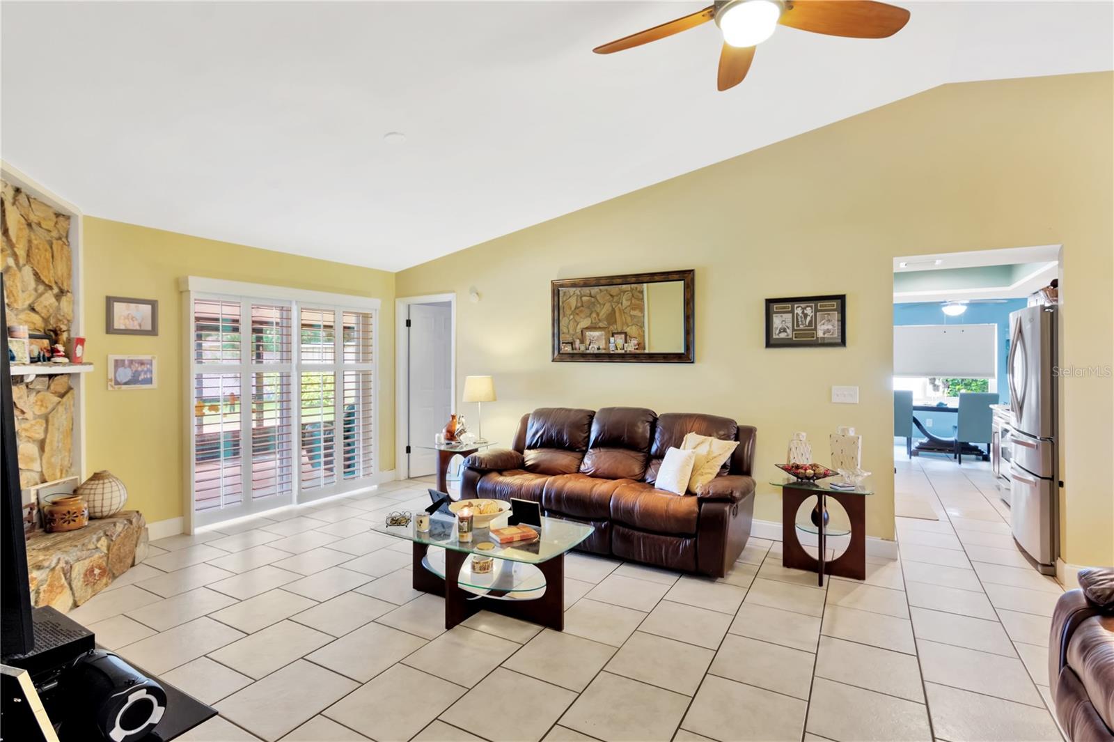 715 BREEZY DR