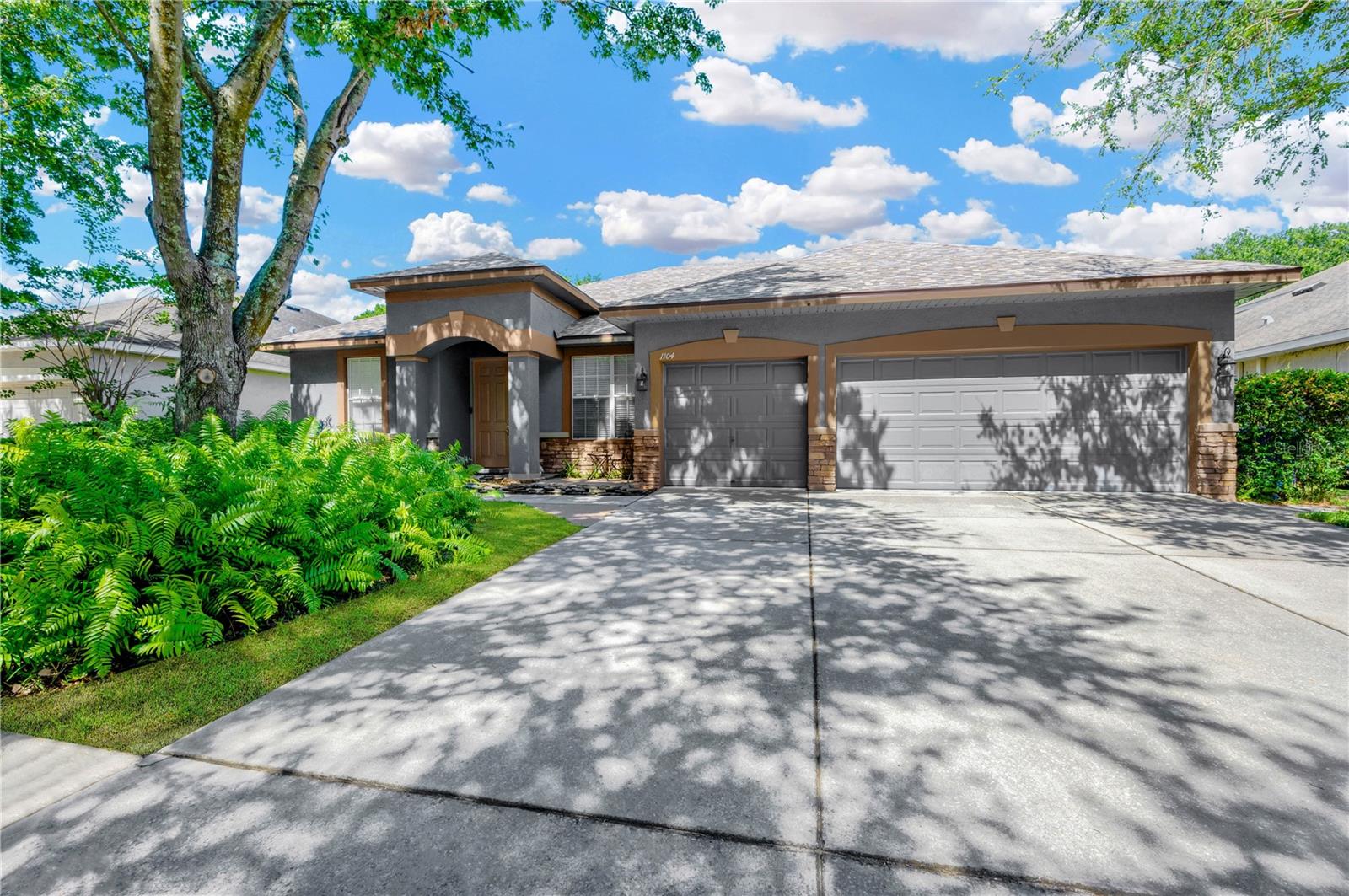 1104 FENNEL GREEN DR
