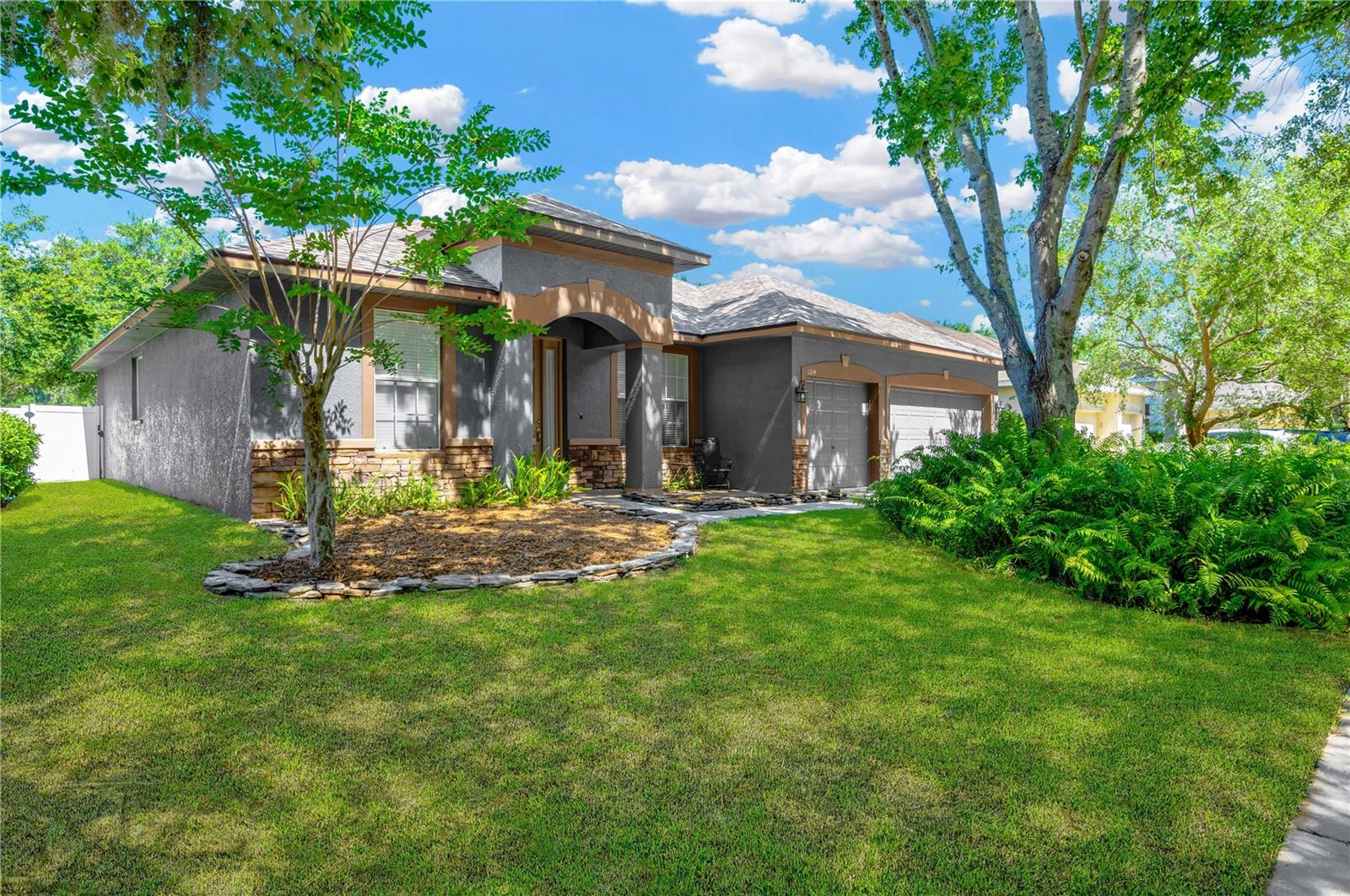 1104 FENNEL GREEN DR