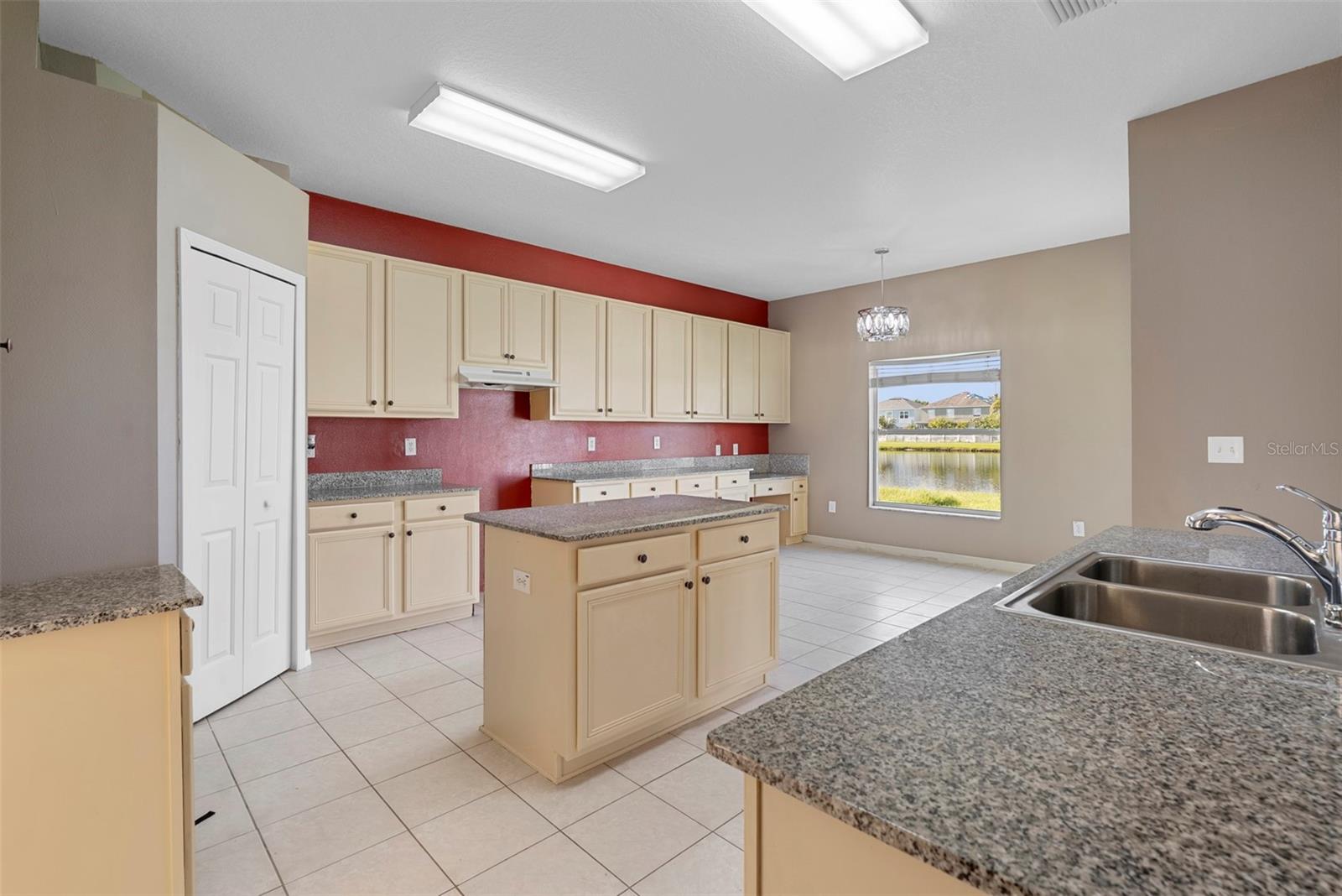 2238 ROANOKE SPRINGS DR