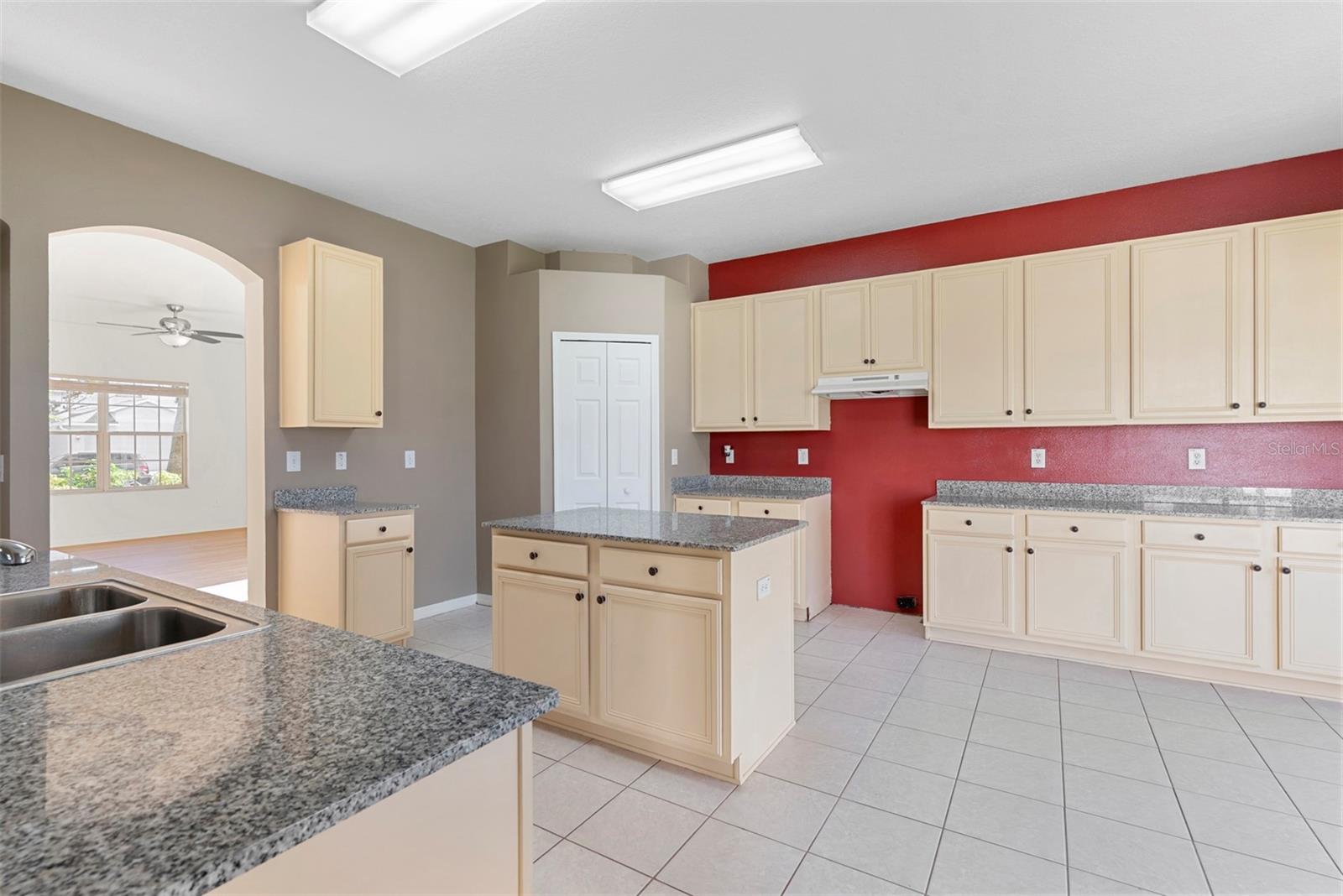 2238 ROANOKE SPRINGS DR