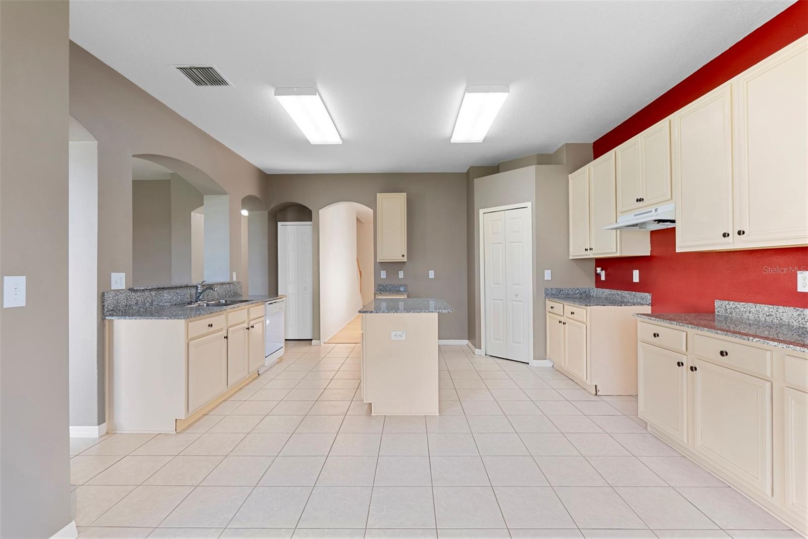 2238 ROANOKE SPRINGS DR