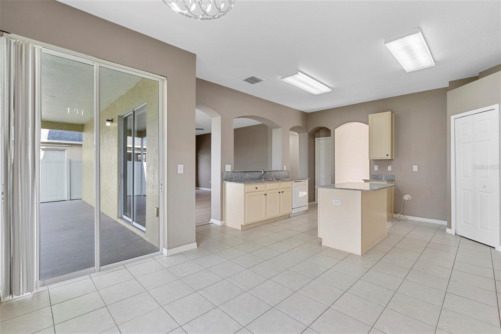 2238 ROANOKE SPRINGS DR