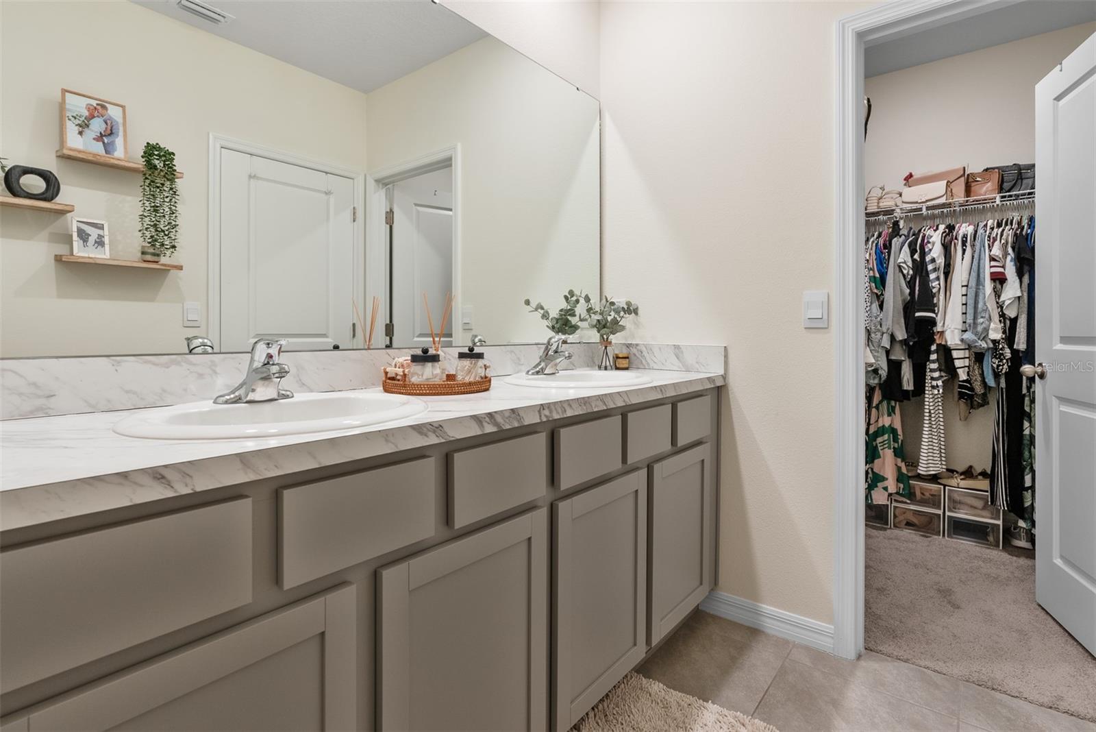 355 MANGROVE SHADE CIR